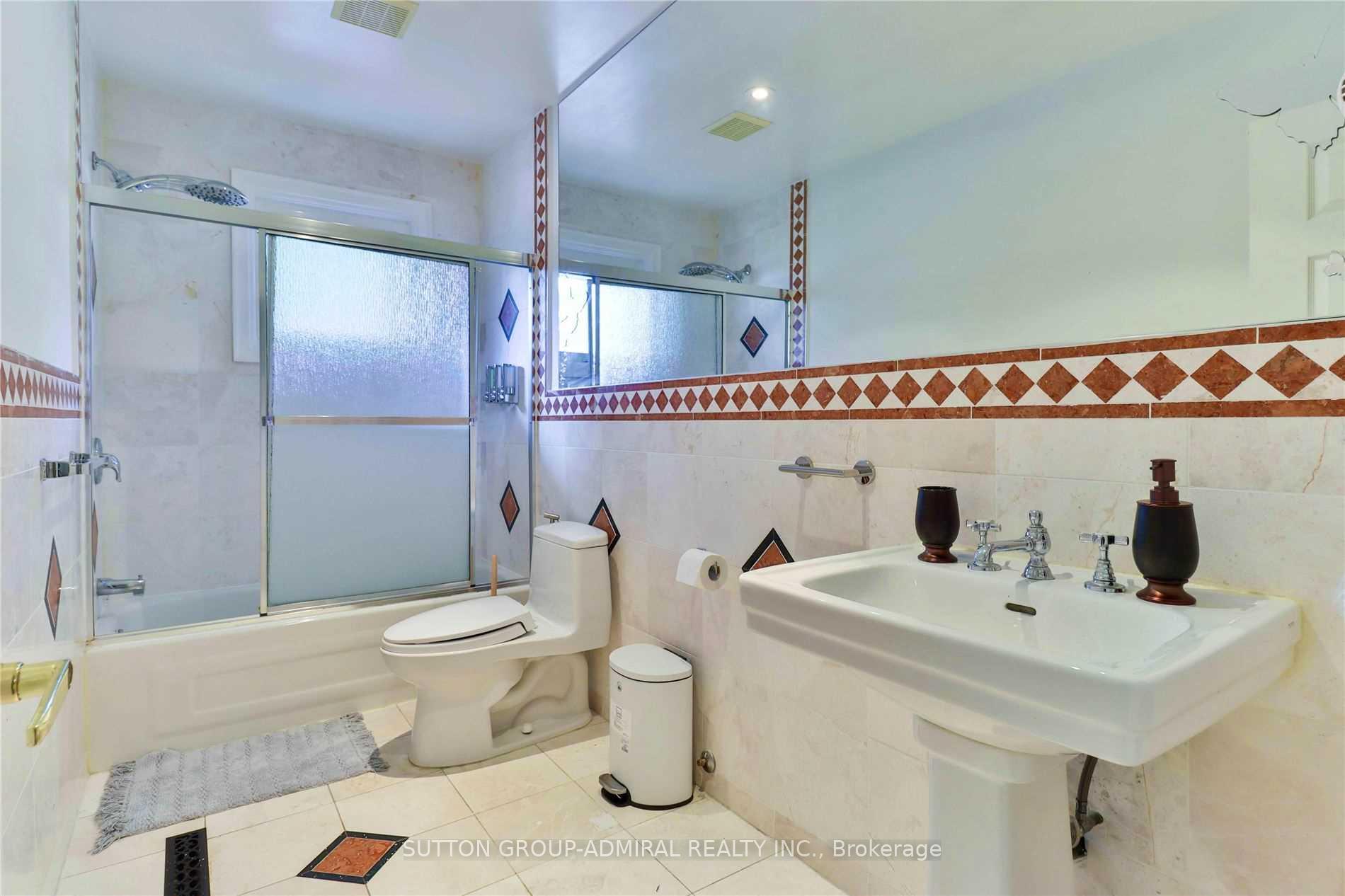Photo 19 of 135 Elgin Street, Markham, Thornhill — HOMEH