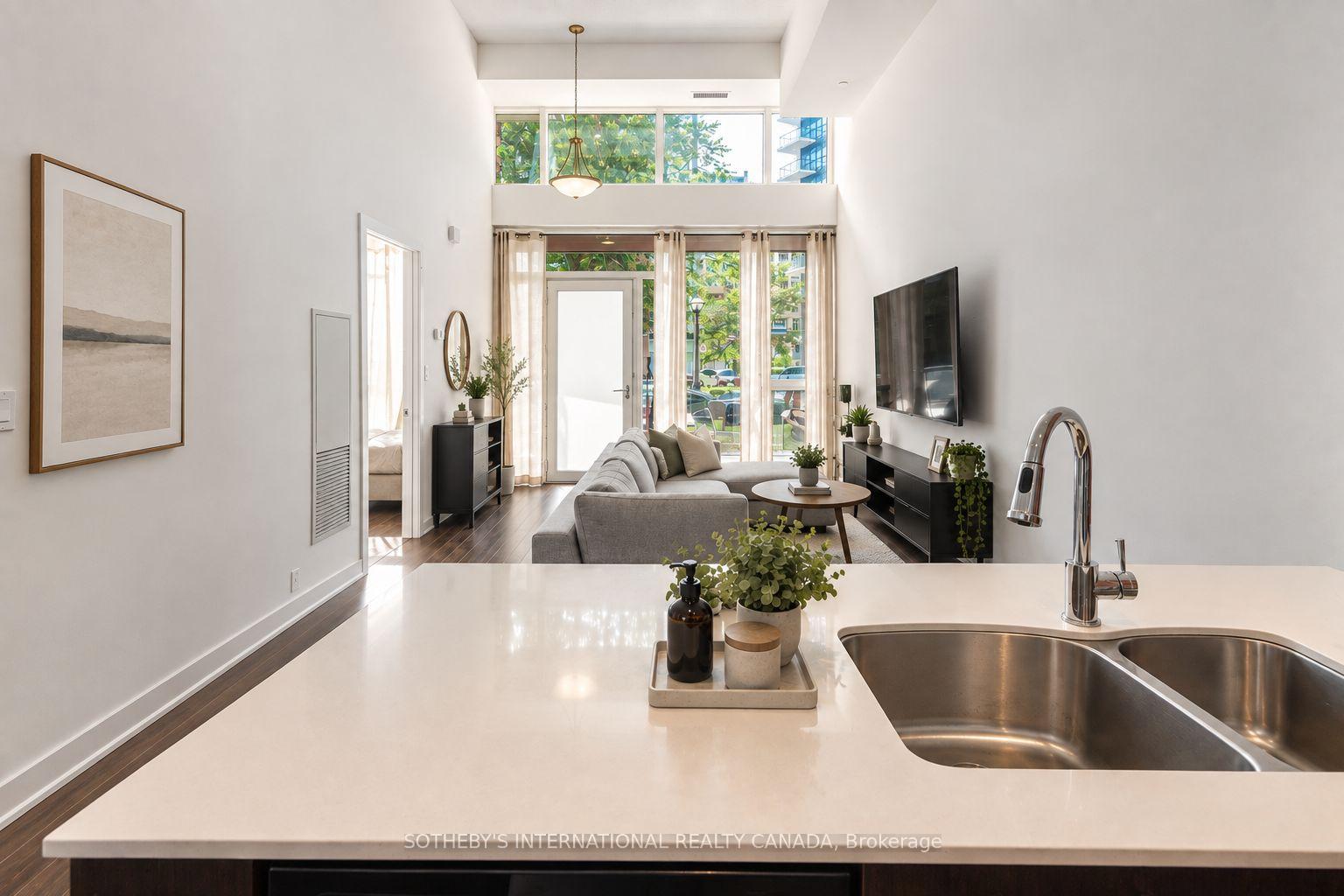 Photo 5 of Unit TH7, 20 Bruyeres Mews, Toronto, Niagara — HOMEH
