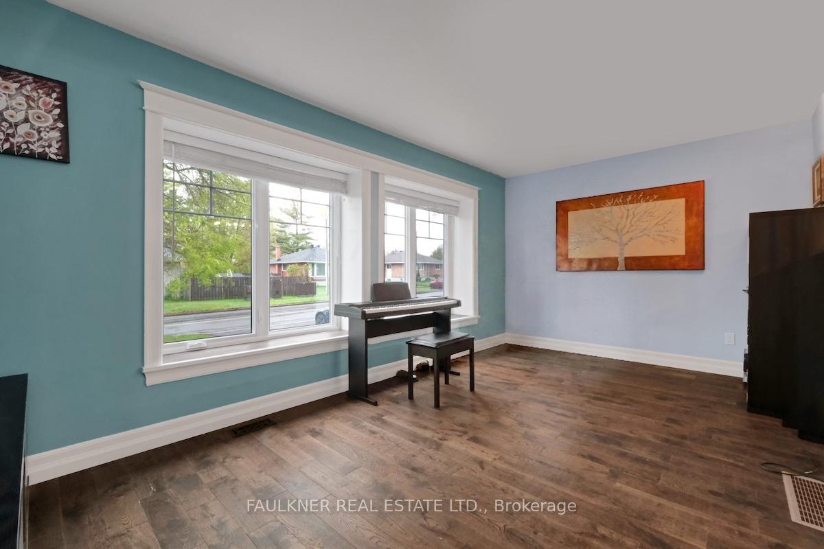 Photo 4 of 1304 Adirondack Drive, Ottawa, Kenson Park — HOMEH