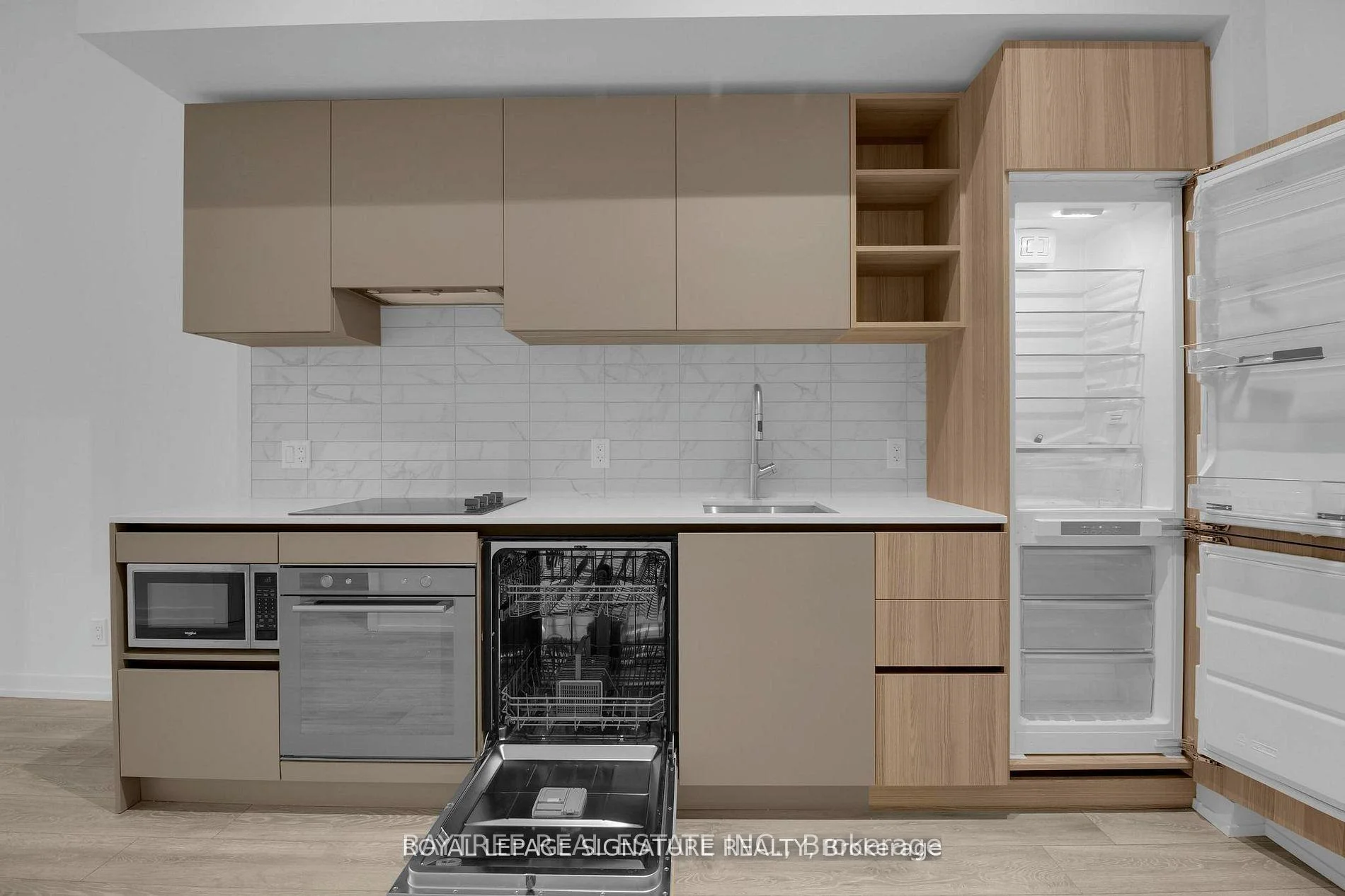 Photo 5 of Unit 702, 55 Mercer Street, Toronto, Waterfront Communities — HOMEH