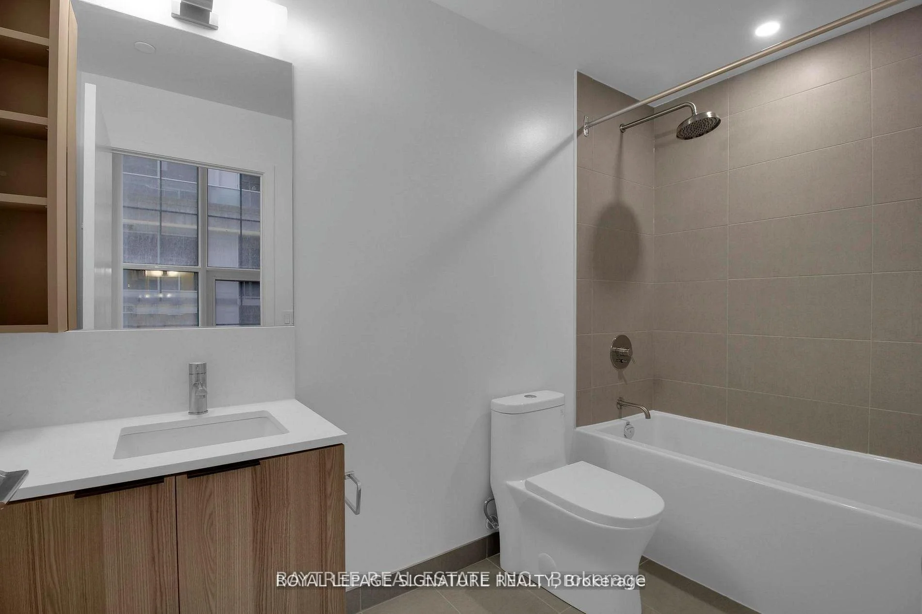 Photo 11 of Unit 702, 55 Mercer Street, Toronto, Waterfront Communities — HOMEH