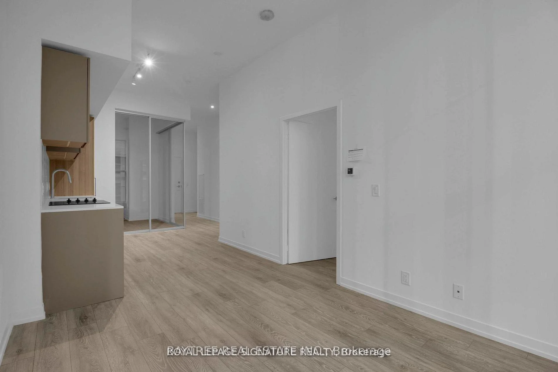Photo 15 of Unit 702, 55 Mercer Street, Toronto, Waterfront Communities — HOMEH