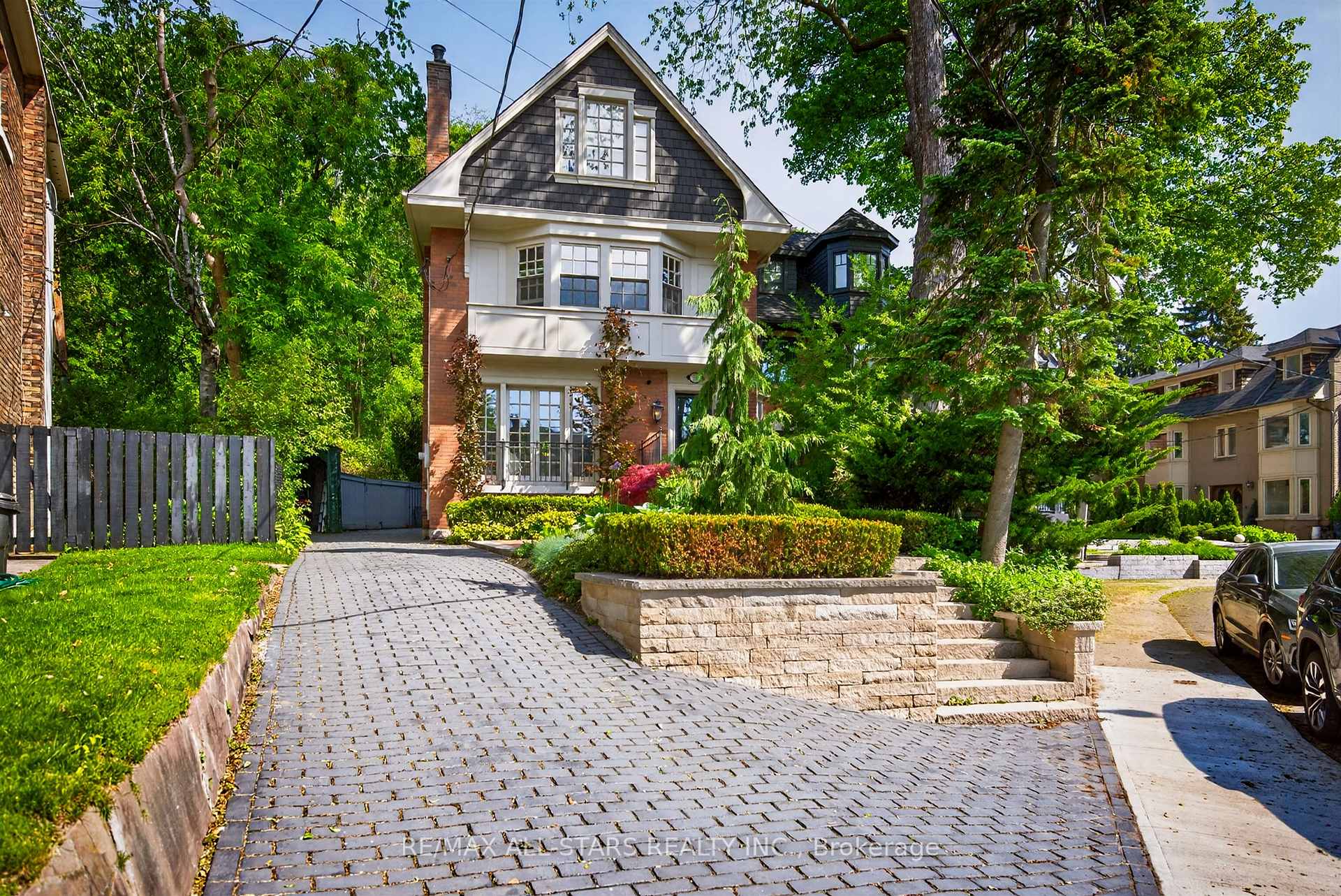 Photo 2 of 30 Edgewood Crescent, Toronto, Rosedale-Moore Park — HOMEH