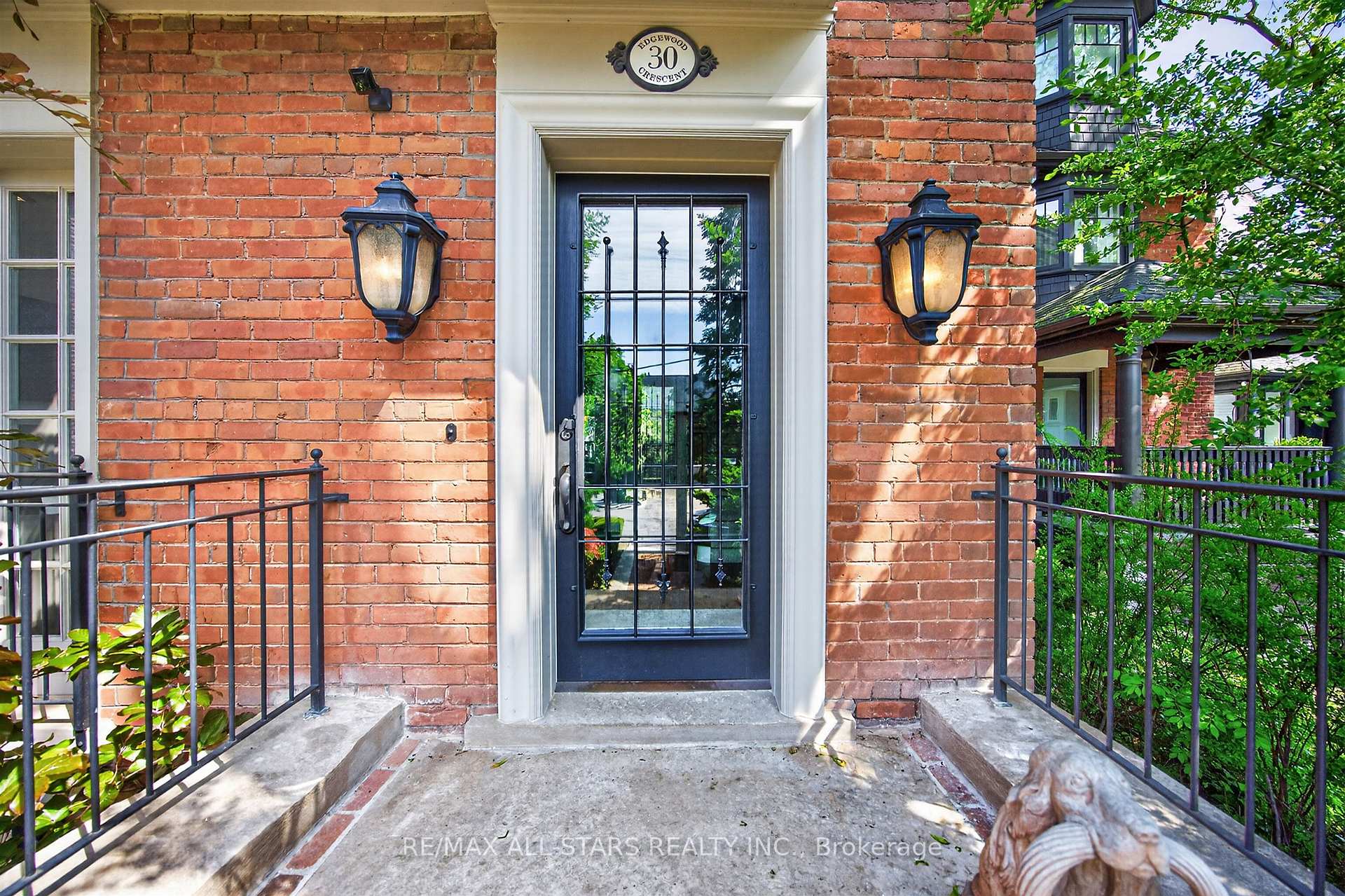Photo 4 of 30 Edgewood Crescent, Toronto, Rosedale-Moore Park — HOMEH