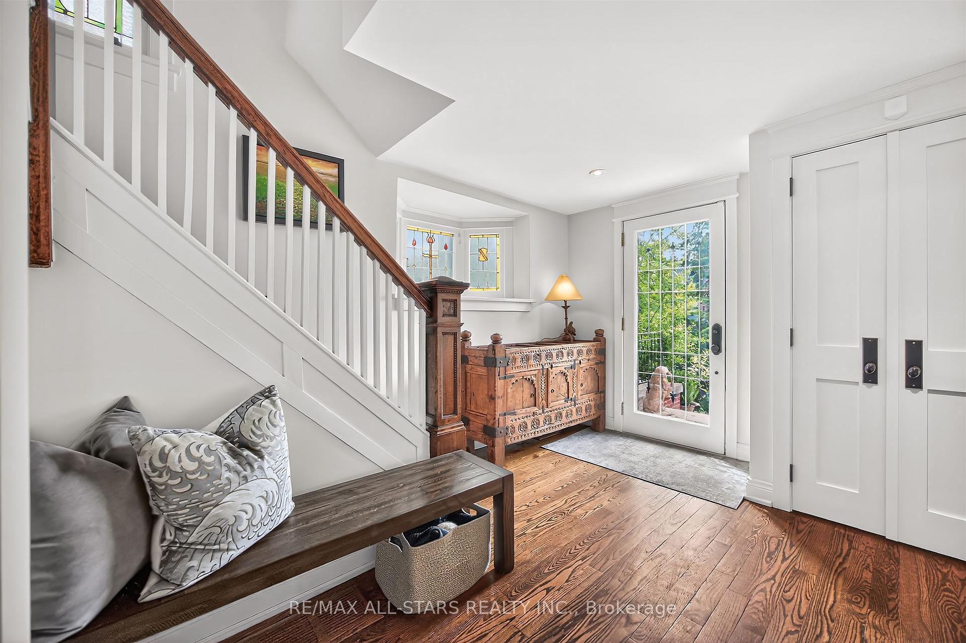 Photo 5 of 30 Edgewood Crescent, Toronto, Rosedale-Moore Park — HOMEH