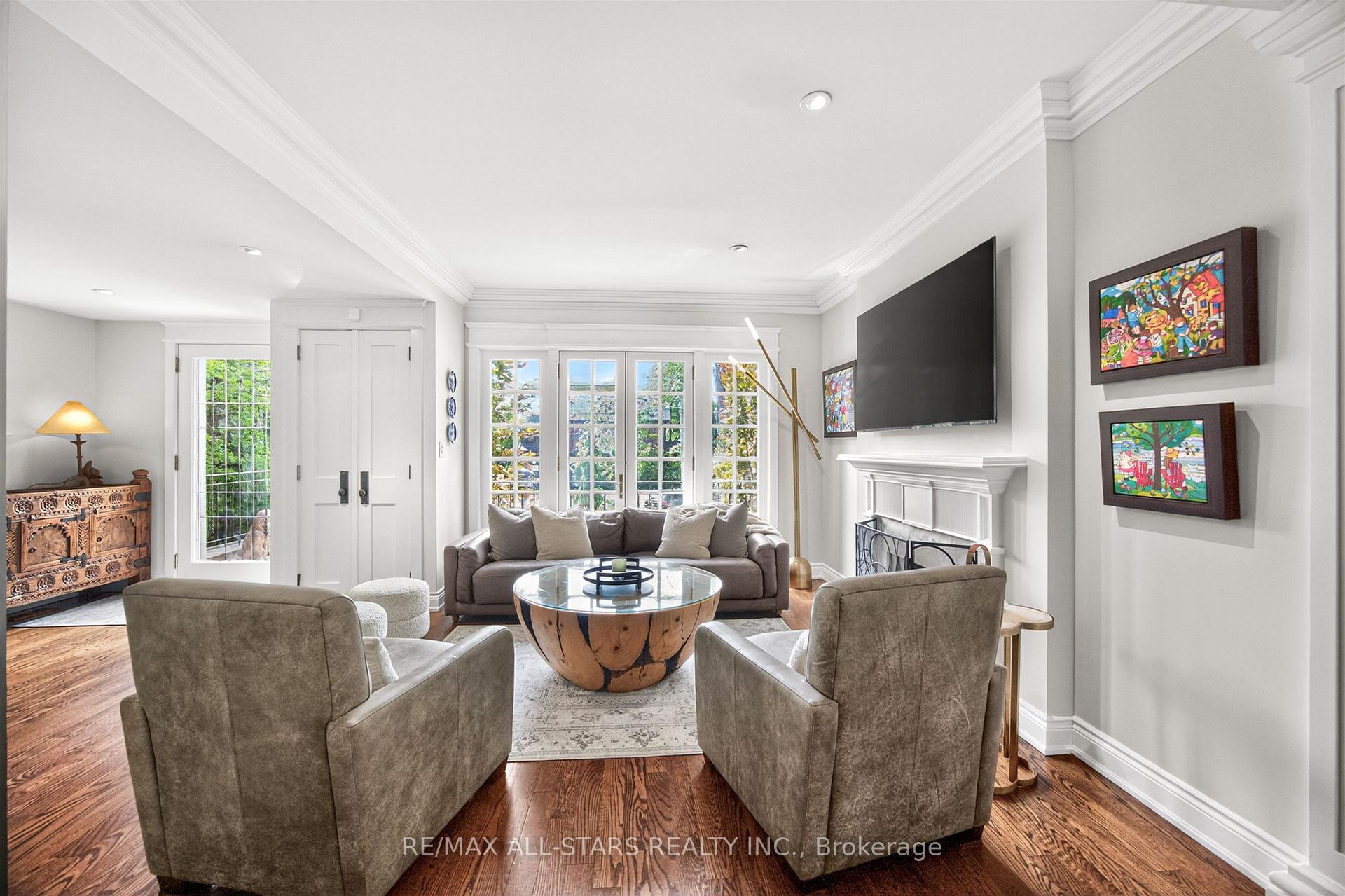 Photo 7 of 30 Edgewood Crescent, Toronto, Rosedale-Moore Park — HOMEH