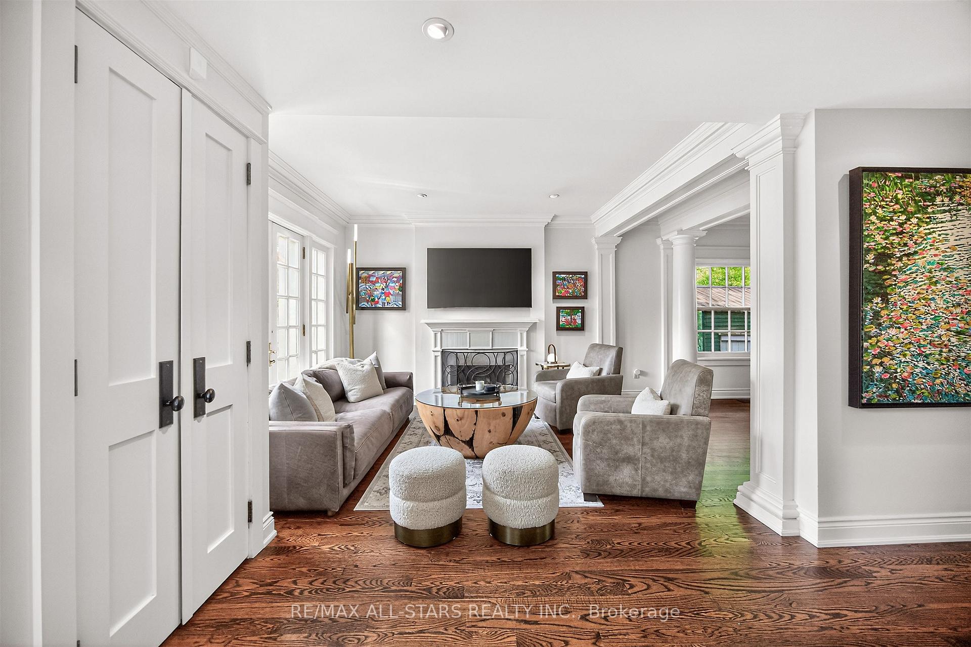 Photo 10 of 30 Edgewood Crescent, Toronto, Rosedale-Moore Park — HOMEH