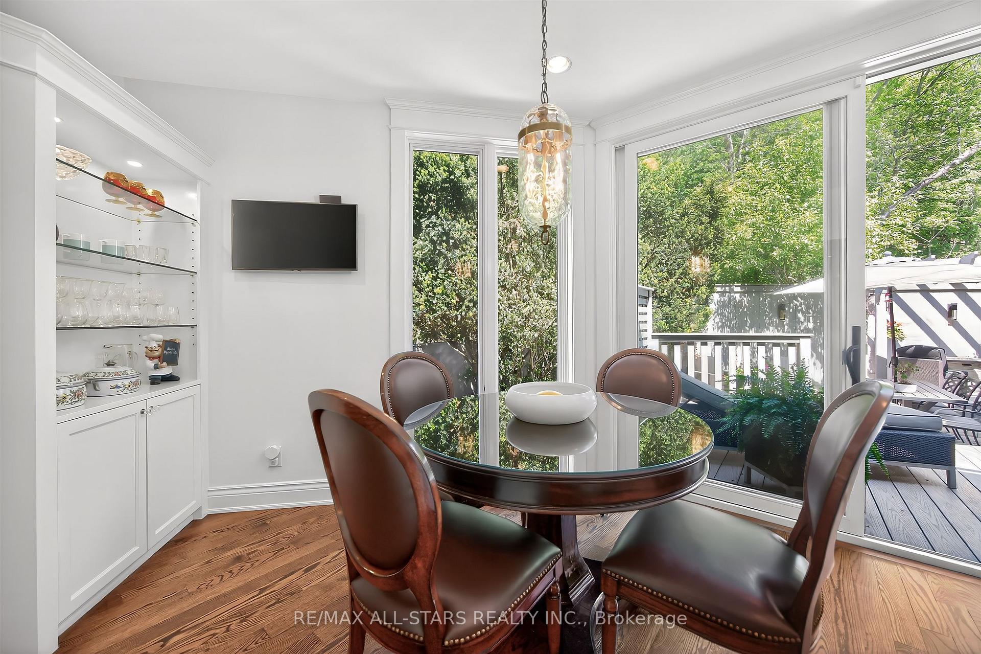 Photo 18 of 30 Edgewood Crescent, Toronto, Rosedale-Moore Park — HOMEH
