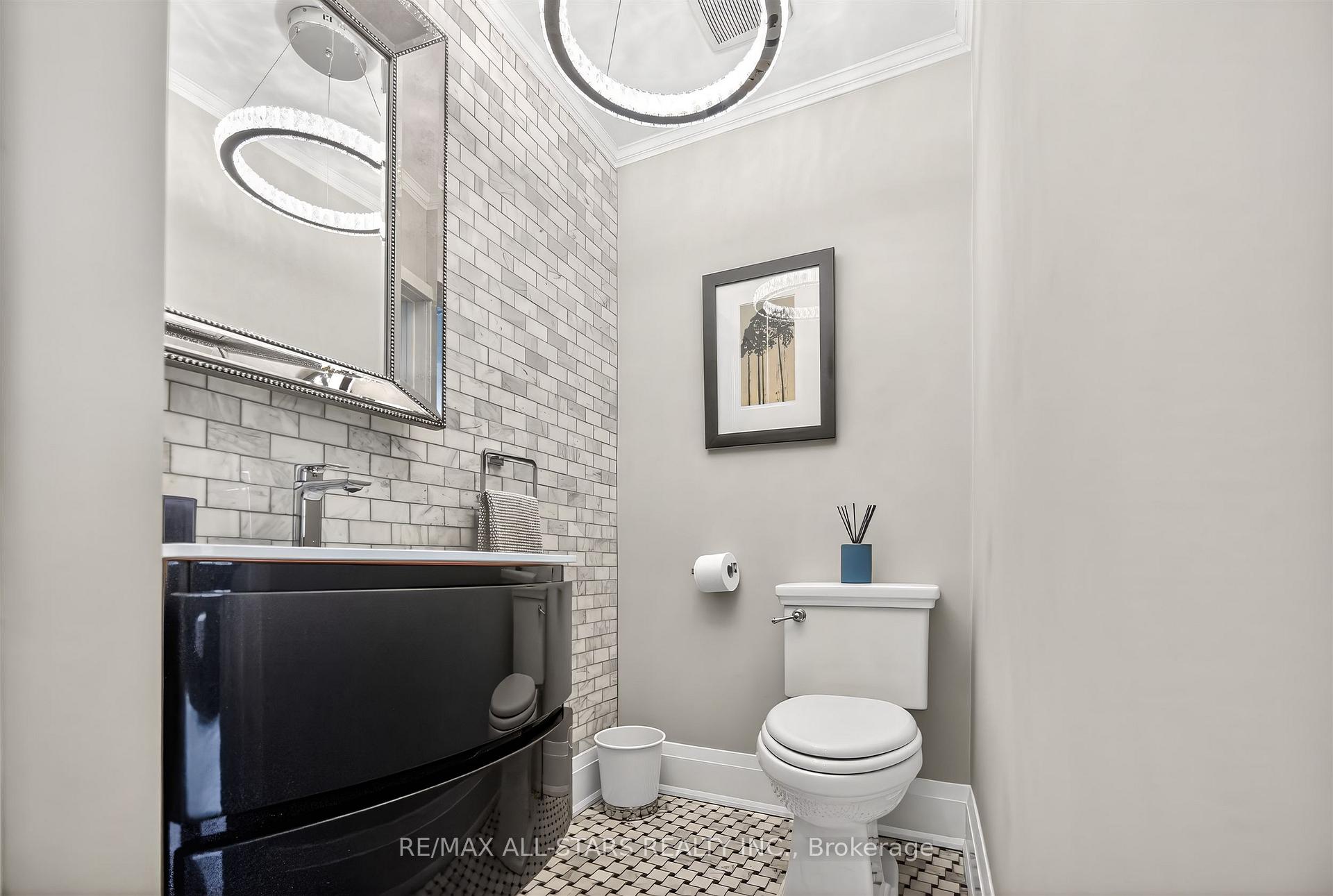 Photo 19 of 30 Edgewood Crescent, Toronto, Rosedale-Moore Park — HOMEH