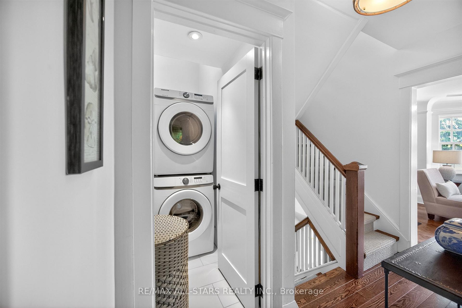 Photo 21 of 30 Edgewood Crescent, Toronto, Rosedale-Moore Park — HOMEH