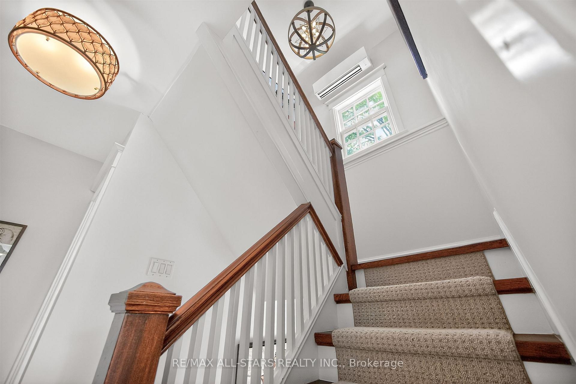 Photo 32 of 30 Edgewood Crescent, Toronto, Rosedale-Moore Park — HOMEH