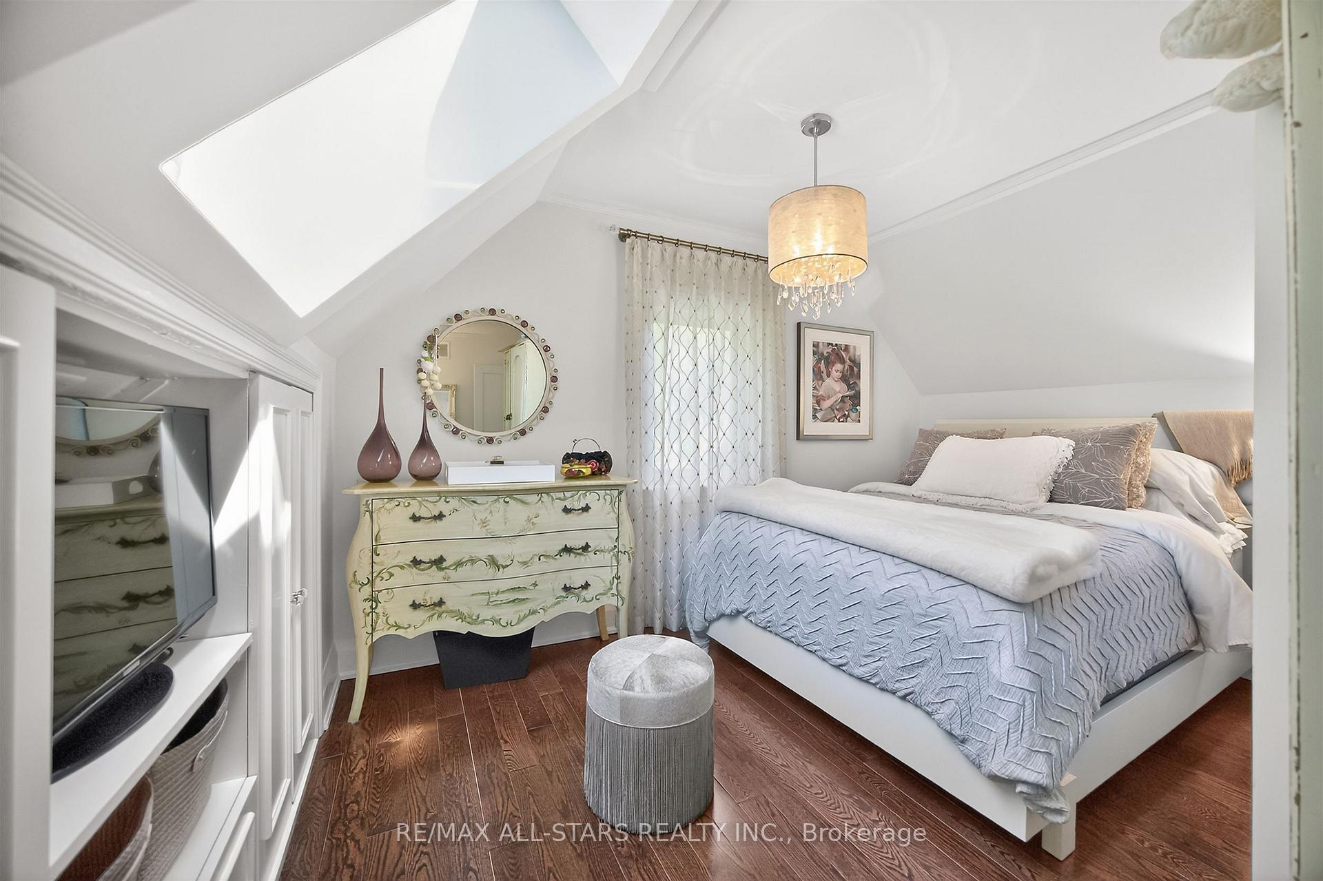 Photo 36 of 30 Edgewood Crescent, Toronto, Rosedale-Moore Park — HOMEH