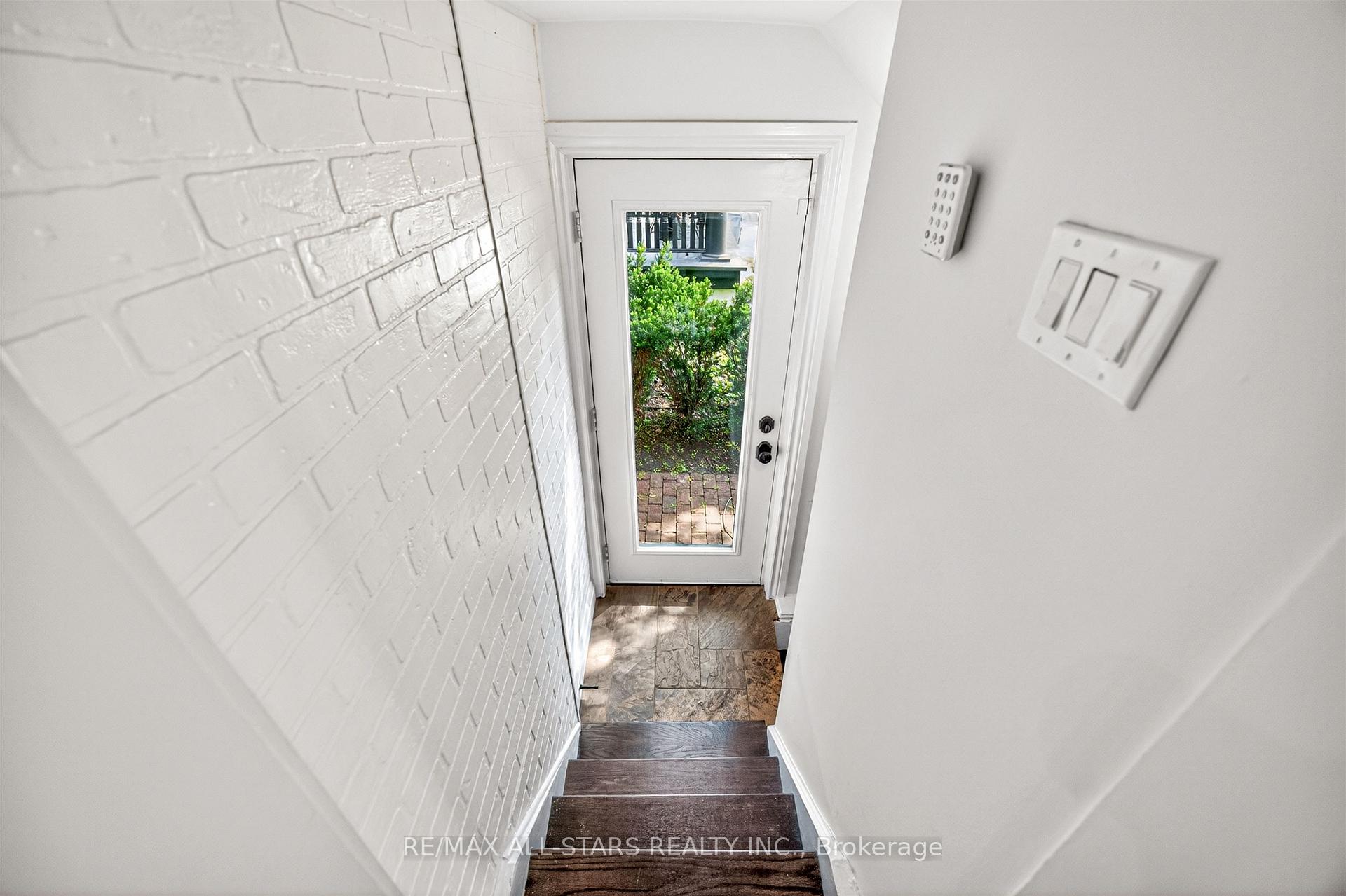 Photo 38 of 30 Edgewood Crescent, Toronto, Rosedale-Moore Park — HOMEH