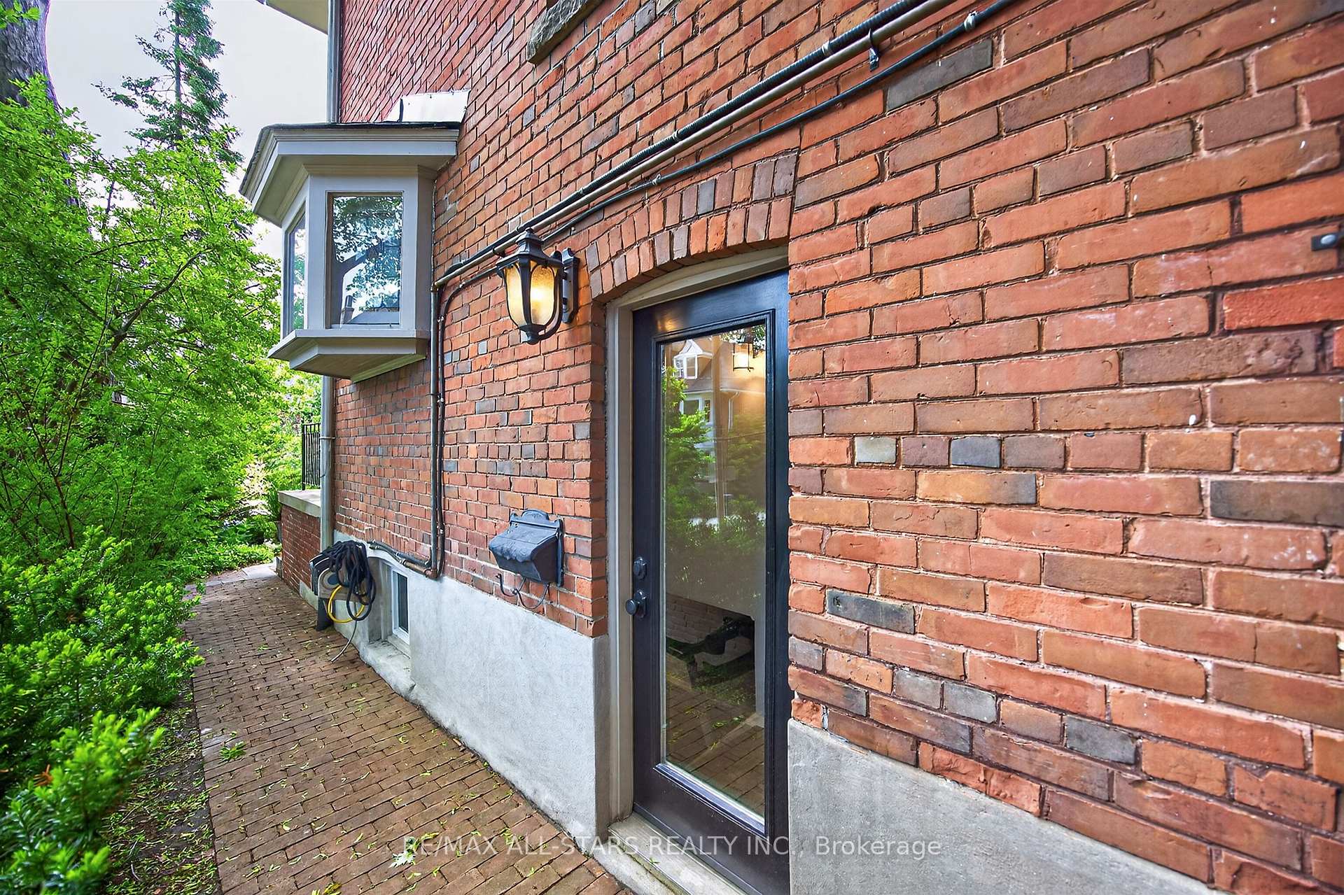 Photo 41 of 30 Edgewood Crescent, Toronto, Rosedale-Moore Park — HOMEH