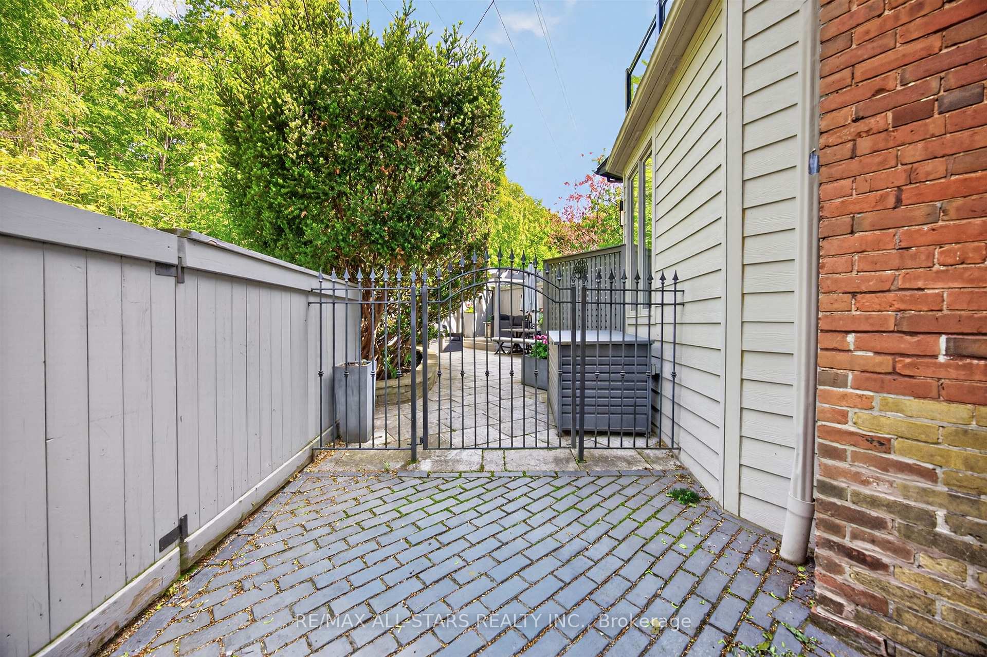 Photo 42 of 30 Edgewood Crescent, Toronto, Rosedale-Moore Park — HOMEH