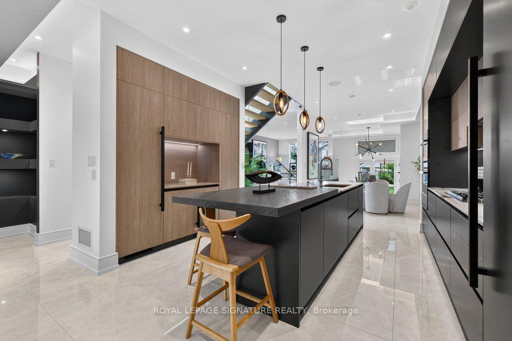 Photo 12 of 39 Derwyn Road, Toronto, East York — HOMEH