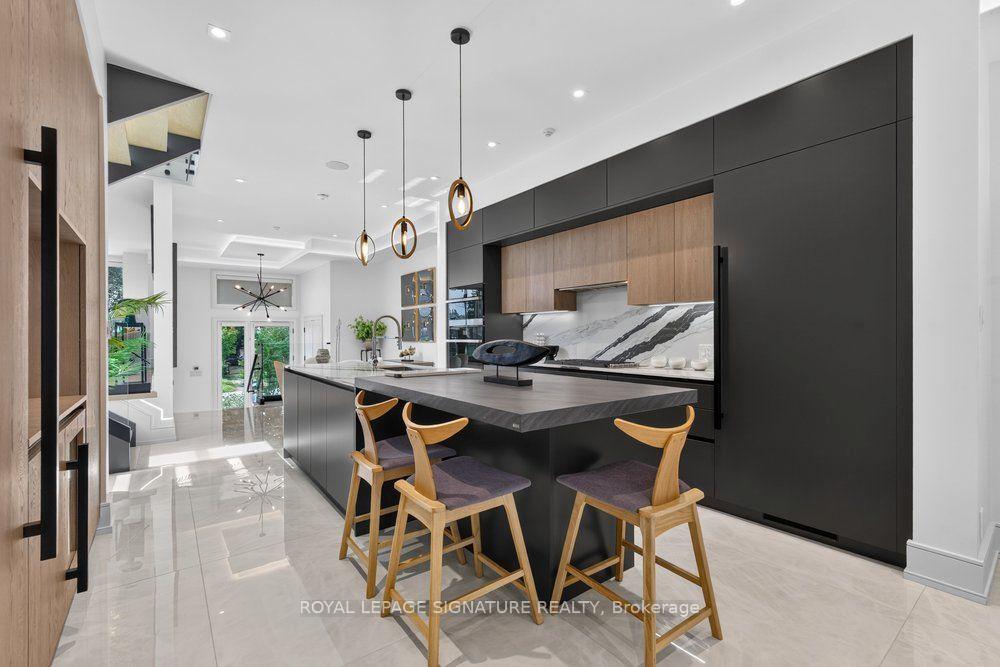 Photo 13 of 39 Derwyn Road, Toronto, East York — HOMEH