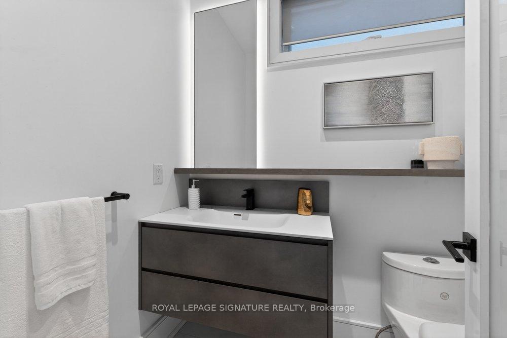Photo 22 of 39 Derwyn Road, Toronto, East York — HOMEH