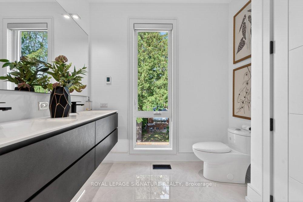 Photo 27 of 39 Derwyn Road, Toronto, East York — HOMEH