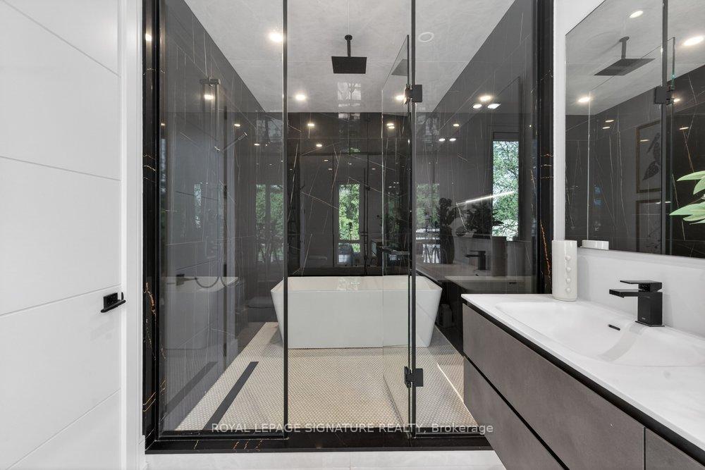 Photo 28 of 39 Derwyn Road, Toronto, East York — HOMEH