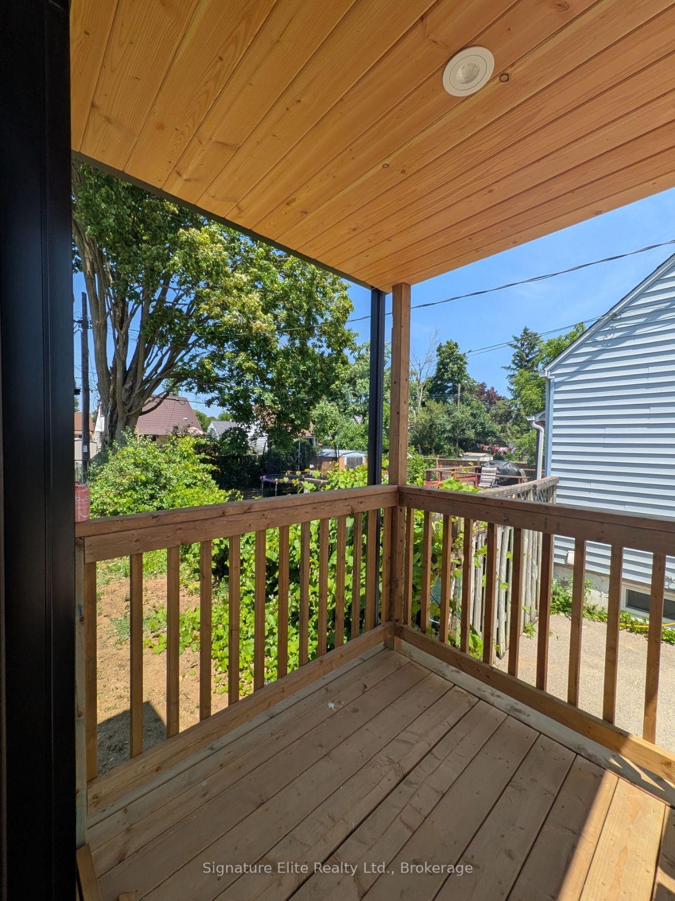 Photo 3 of 668 Gillespie Avenue, Peterborough, Otonabee Ward 1 — HOMEH