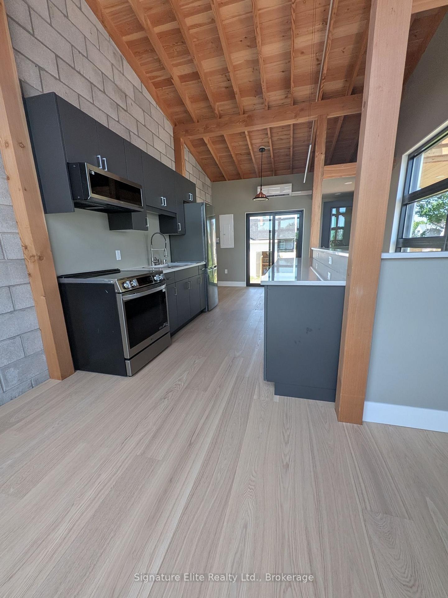 Photo 8 of 668 Gillespie Avenue, Peterborough, Otonabee Ward 1 — HOMEH