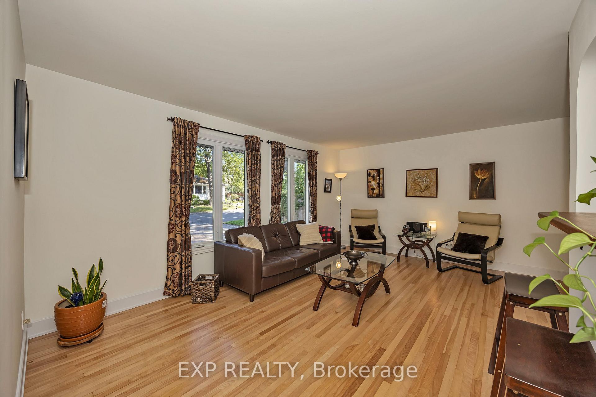 Photo 4 of 1190 Parkway Drive, Ottawa, Parkway Park — HOMEH