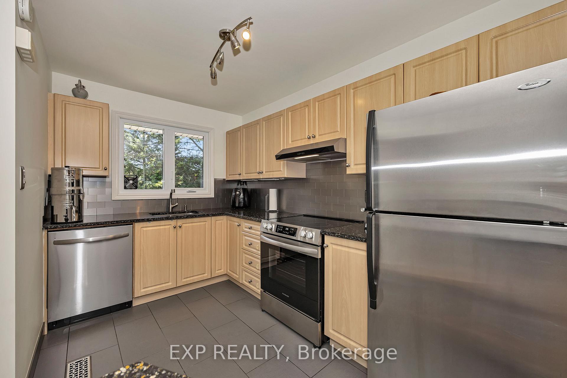 Photo 8 of 1190 Parkway Drive, Ottawa, Parkway Park — HOMEH