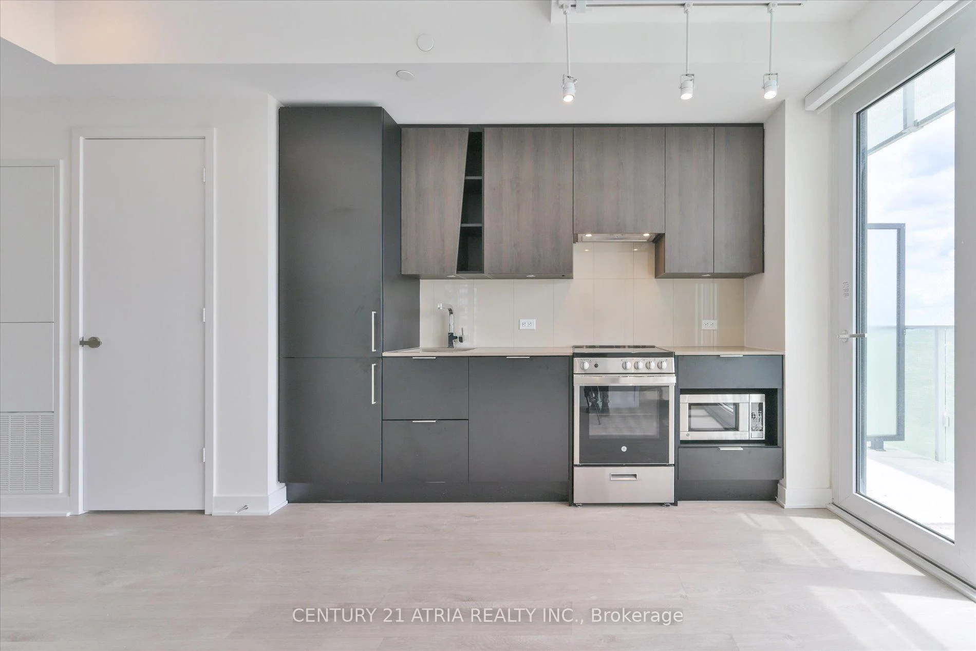 Photo 33 of Unit 1609, 3900 Confederation Parkway, Mississauga, City Centre — HOMEH
