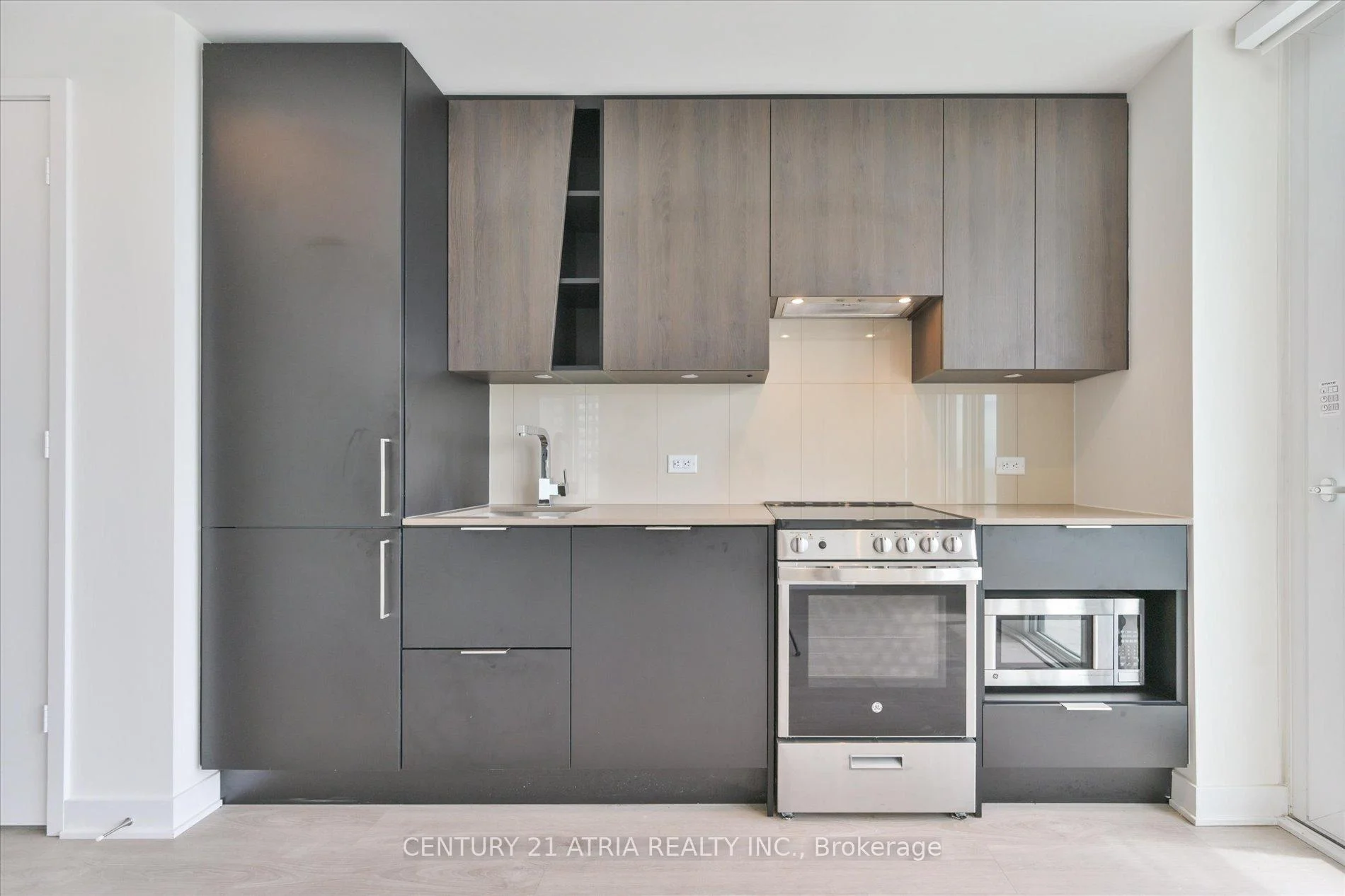 Photo 42 of Unit 1609, 3900 Confederation Parkway, Mississauga, City Centre — HOMEH