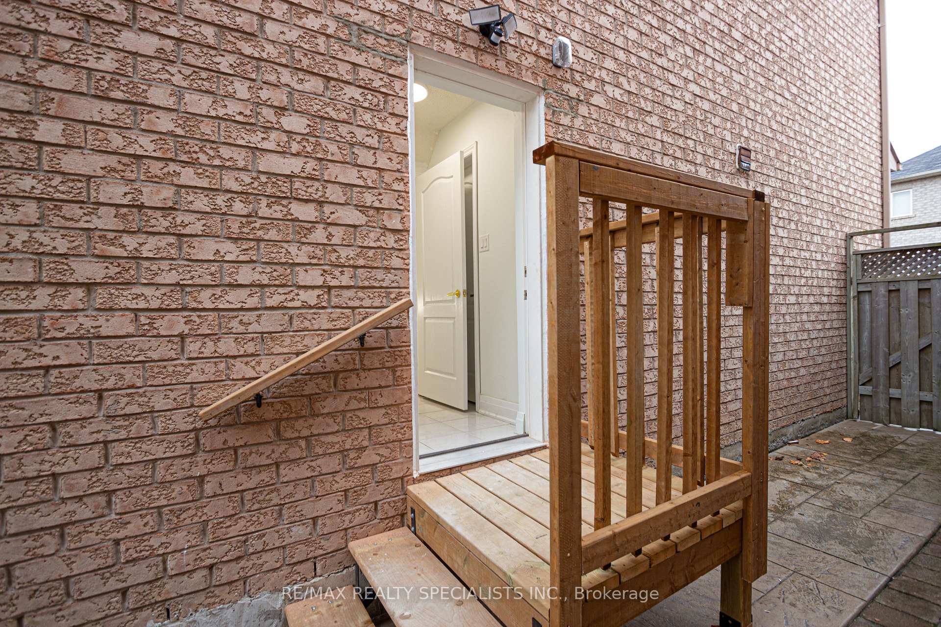Photo 1 of Unit Lower, 5446 Tasha Drive, Mississauga, Churchill Meadows — HOMEH