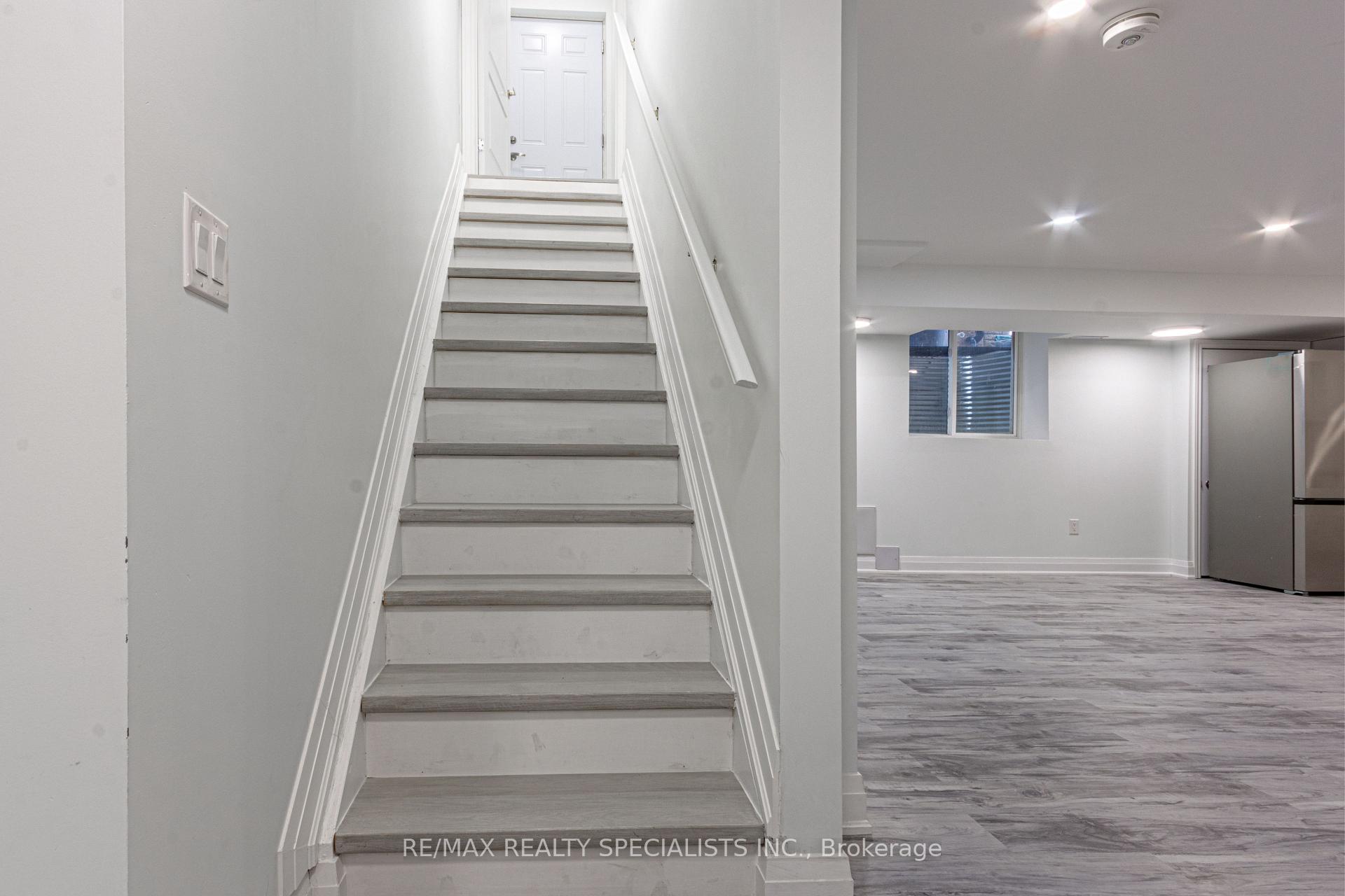 Photo 3 of Unit Lower, 5446 Tasha Drive, Mississauga, Churchill Meadows — HOMEH