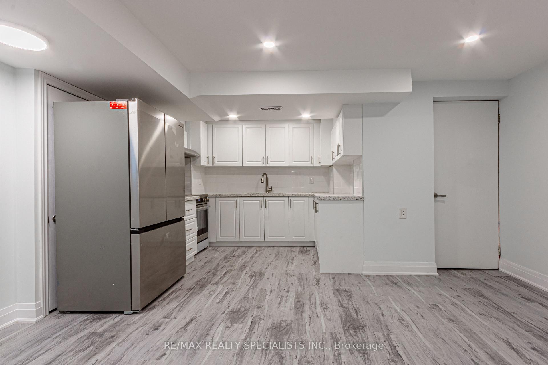 Photo 4 of Unit Lower, 5446 Tasha Drive, Mississauga, Churchill Meadows — HOMEH