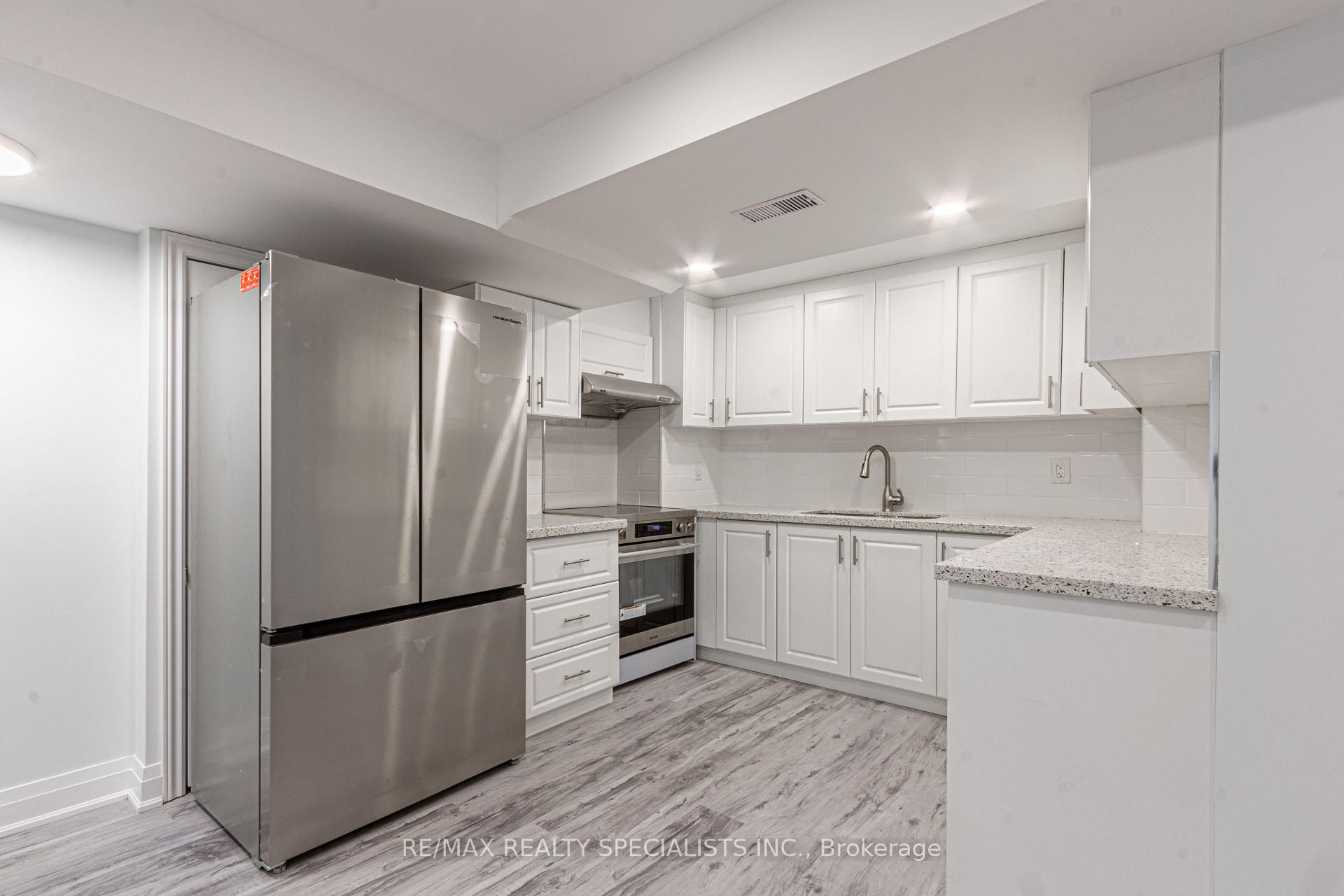 Photo 7 of Unit Lower, 5446 Tasha Drive, Mississauga, Churchill Meadows — HOMEH