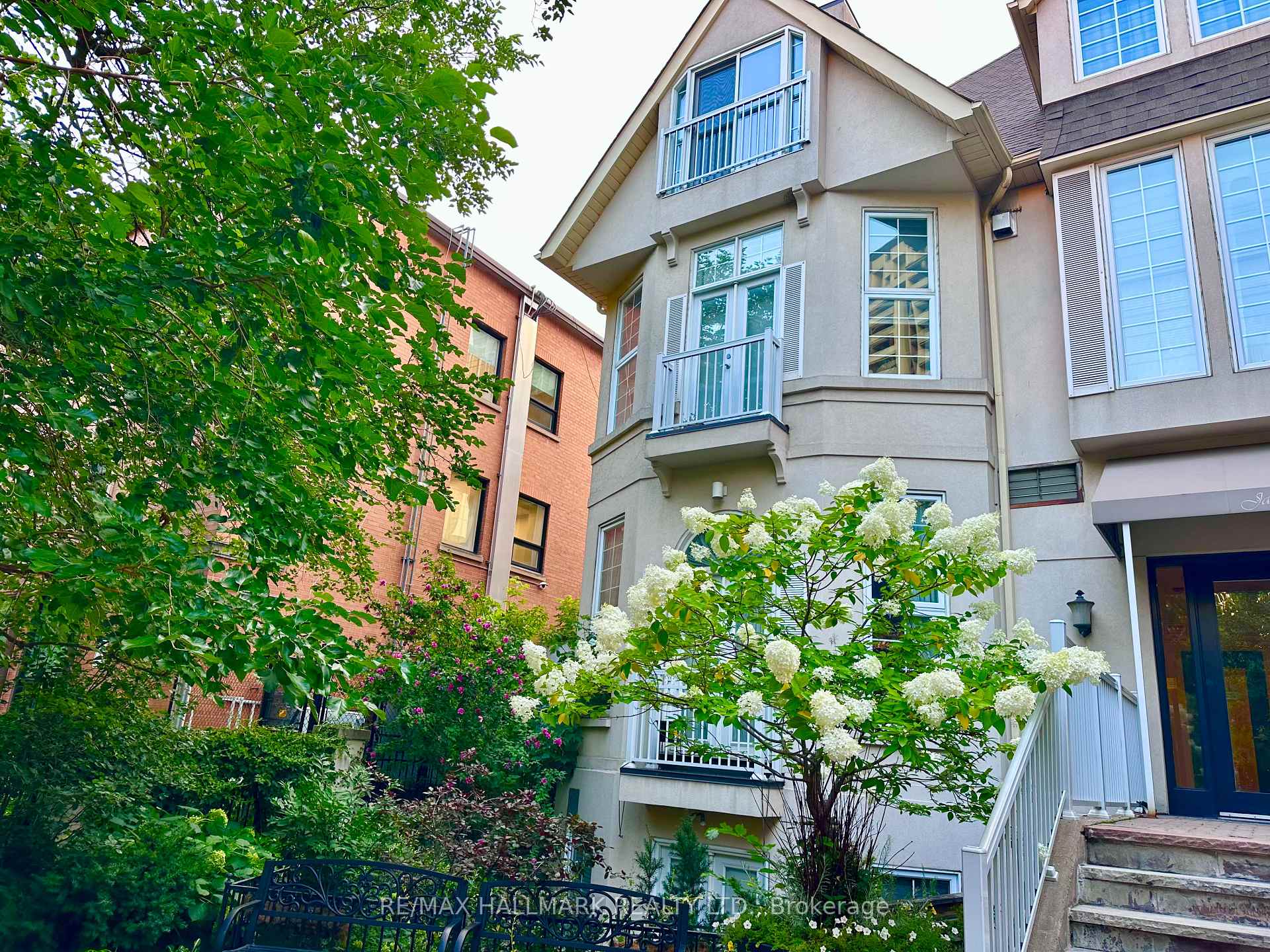Front of Unit Gt9, 539 Jarvis Street