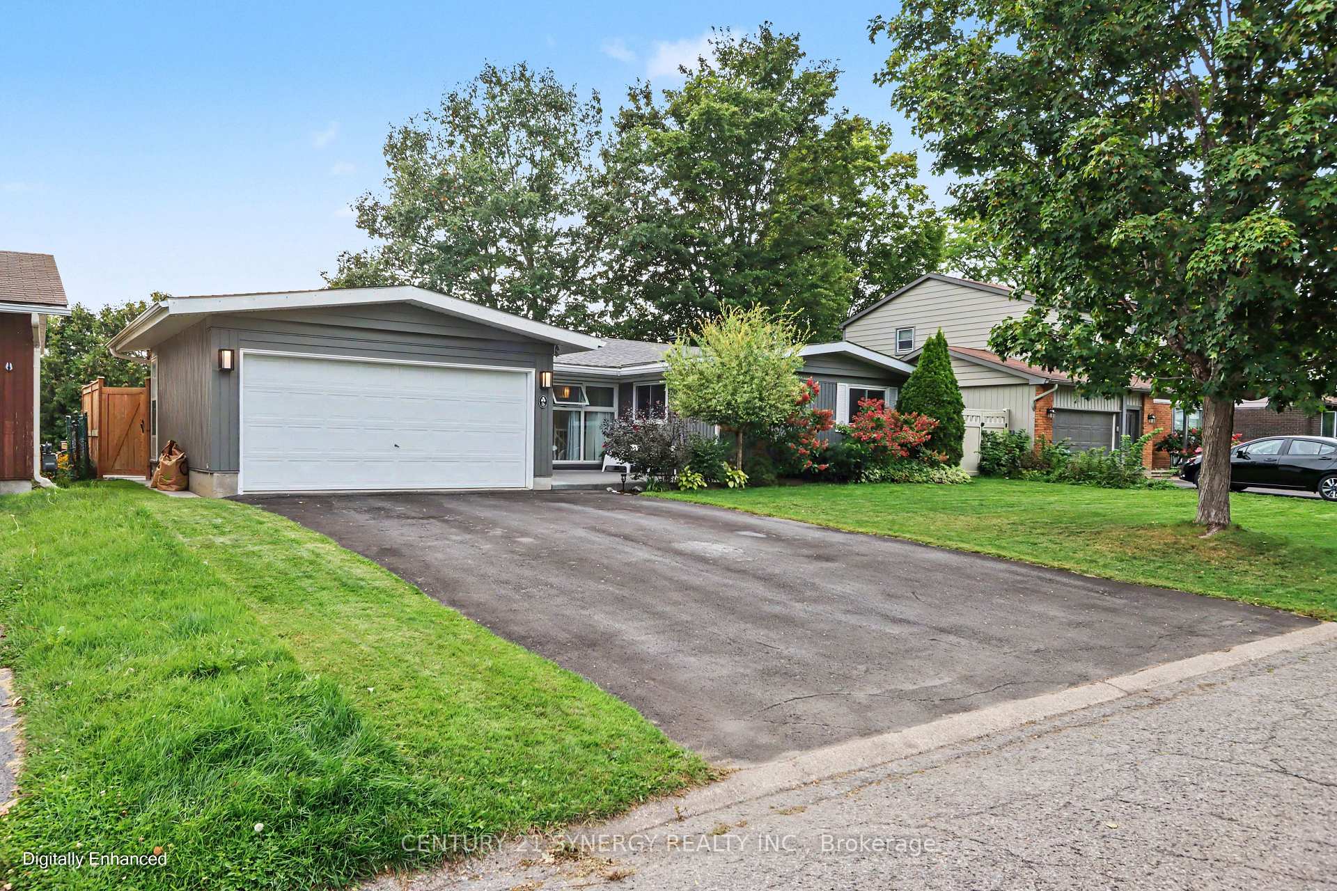 Photo 1 of 16 Lentini Way, Ottawa, Meadowlands/St. Claire Gardens — HOMEH