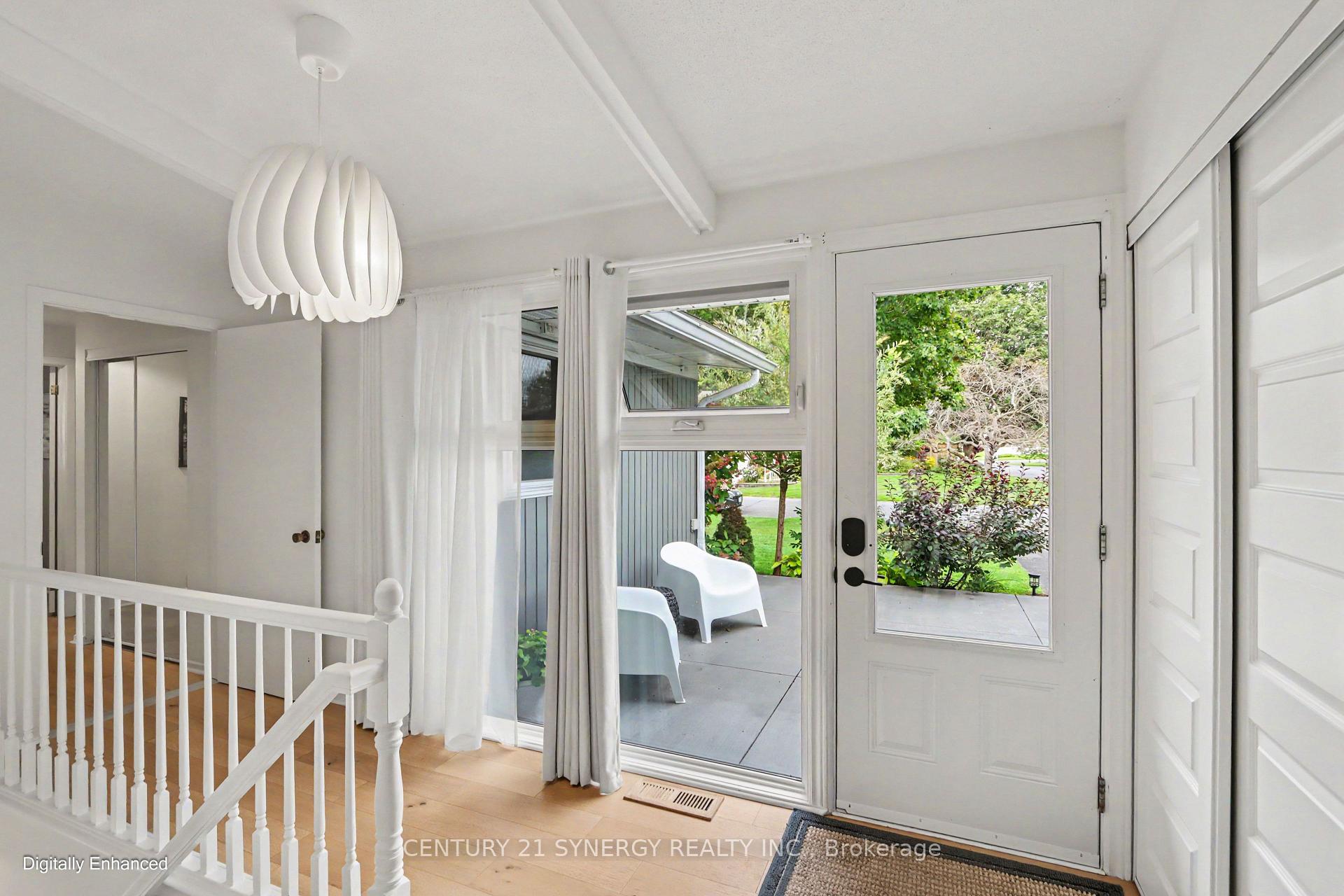 Photo 3 of 16 Lentini Way, Ottawa, Meadowlands/St. Claire Gardens — HOMEH