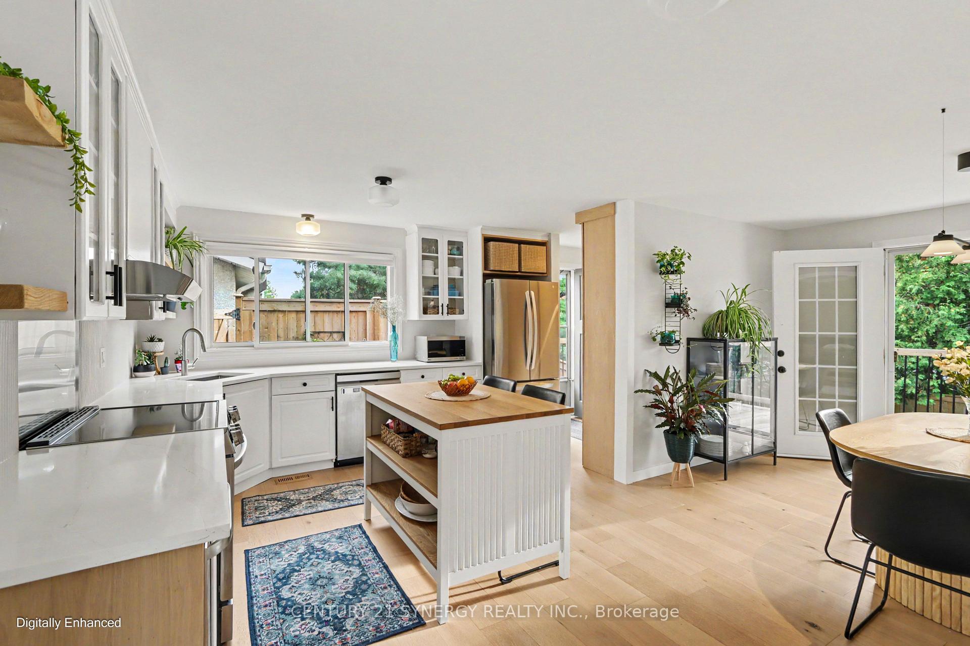 Photo 7 of 16 Lentini Way, Ottawa, Meadowlands/St. Claire Gardens — HOMEH