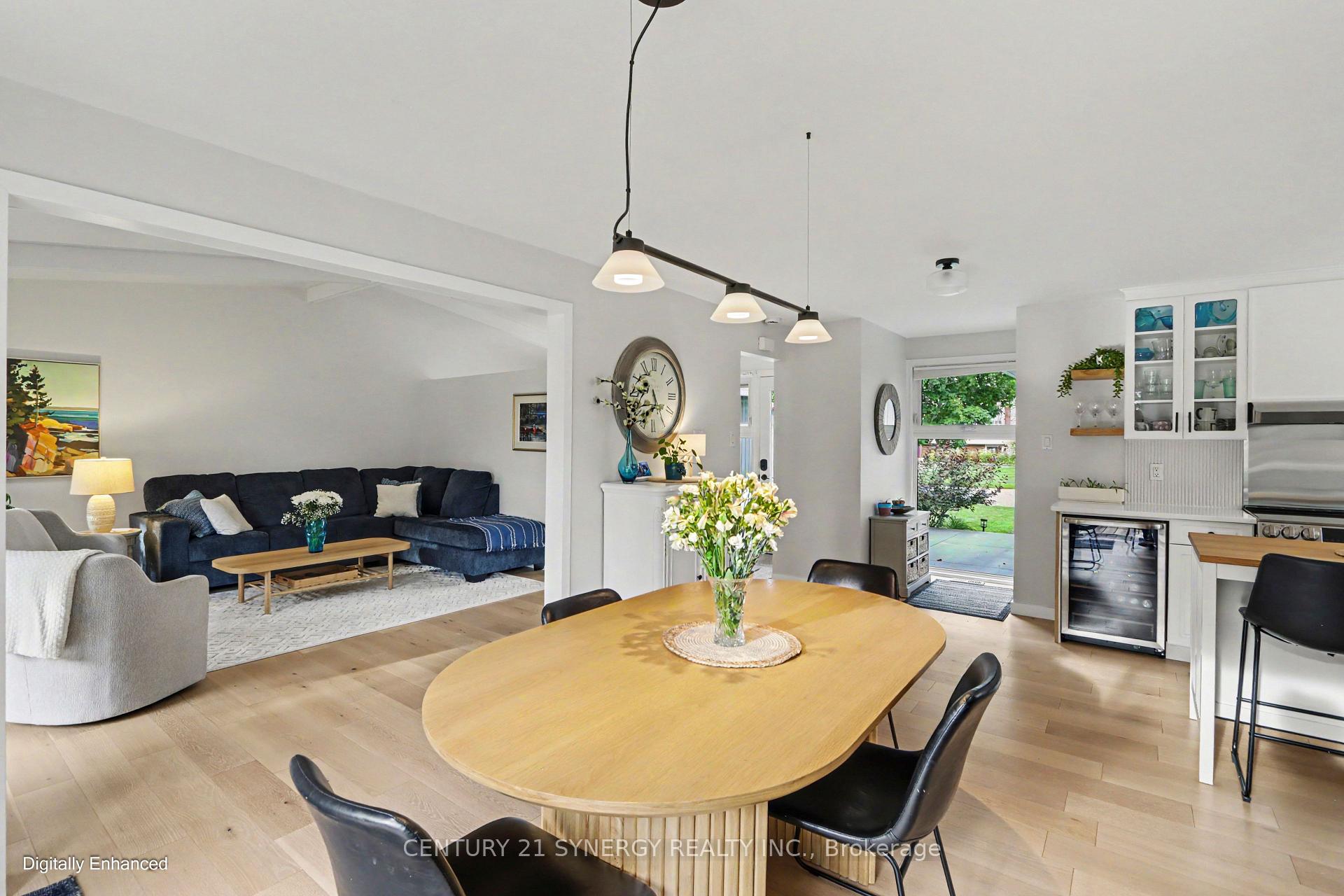 Photo 9 of 16 Lentini Way, Ottawa, Meadowlands/St. Claire Gardens — HOMEH