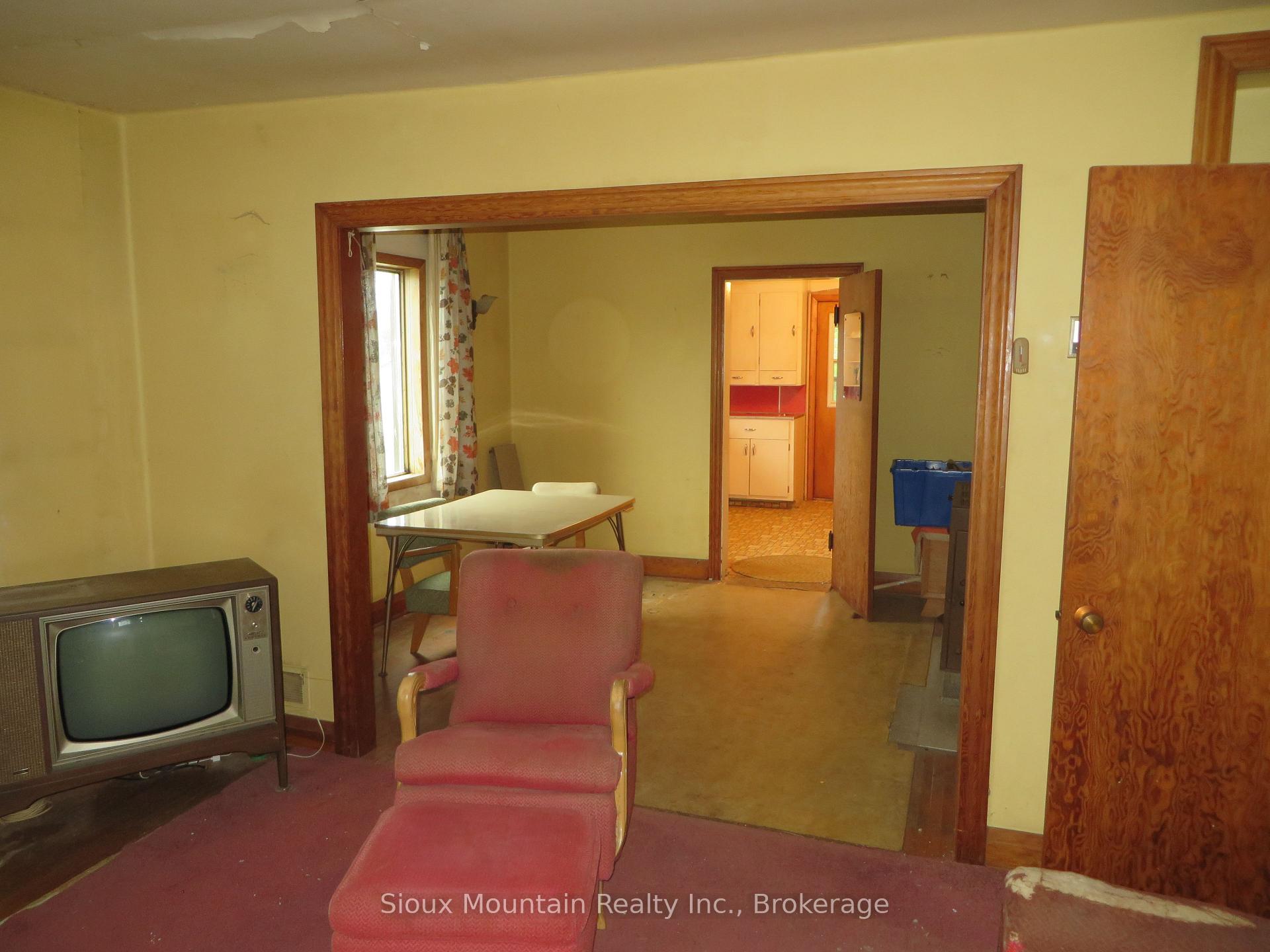 Photo 3 of 70 Second Street, Sioux Lookout — HOMEH