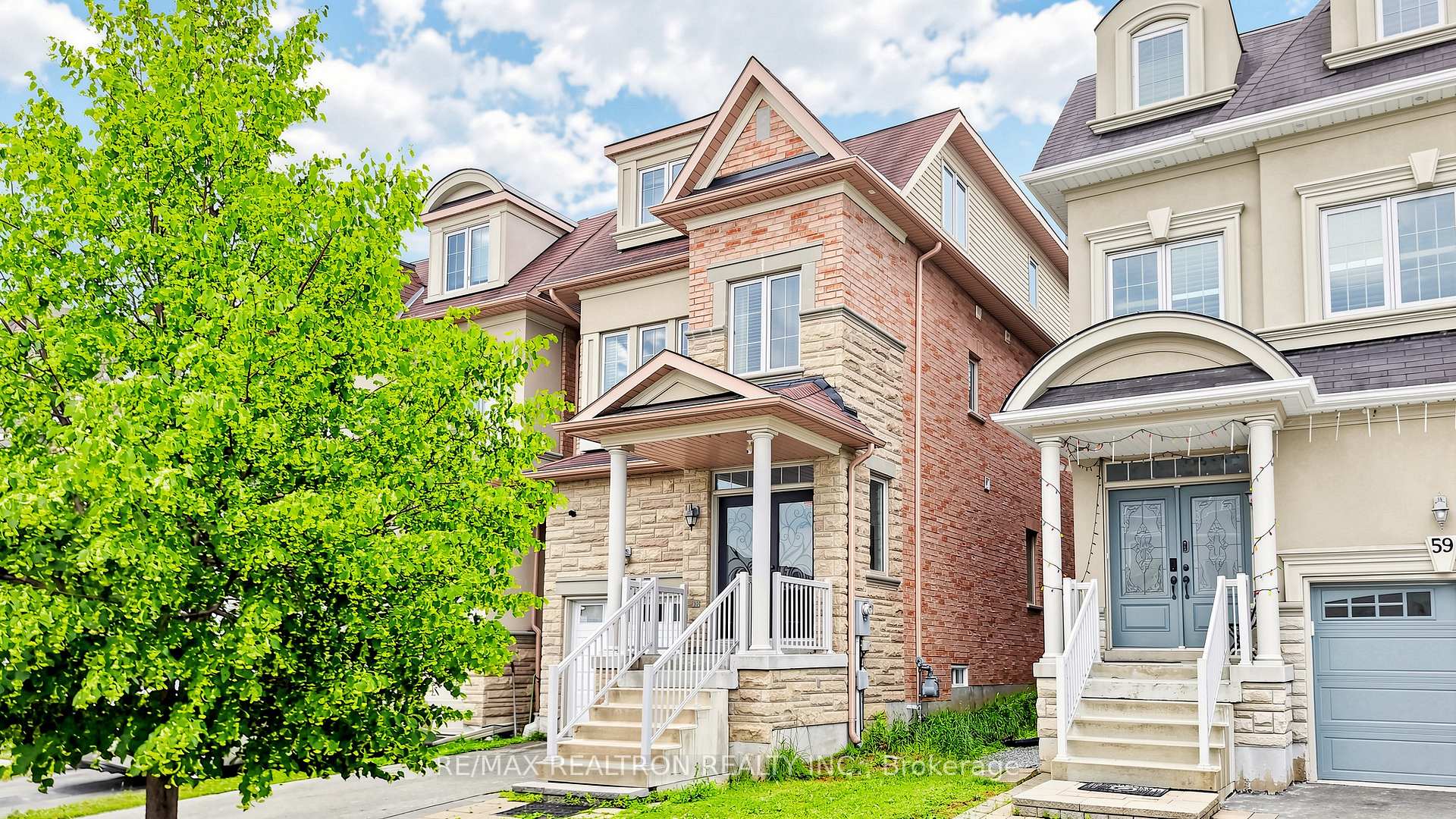 Photo 2 of 55 Bristlewood Crescent, Vaughan, Patterson — HOMEH