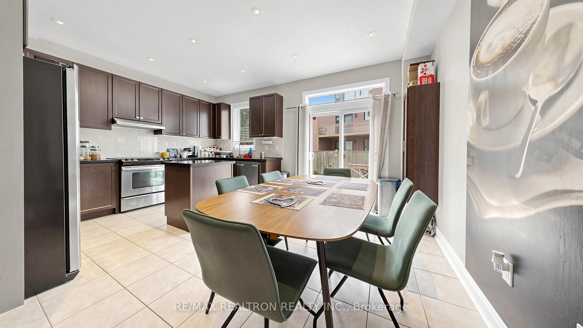 Photo 10 of 55 Bristlewood Crescent, Vaughan, Patterson — HOMEH