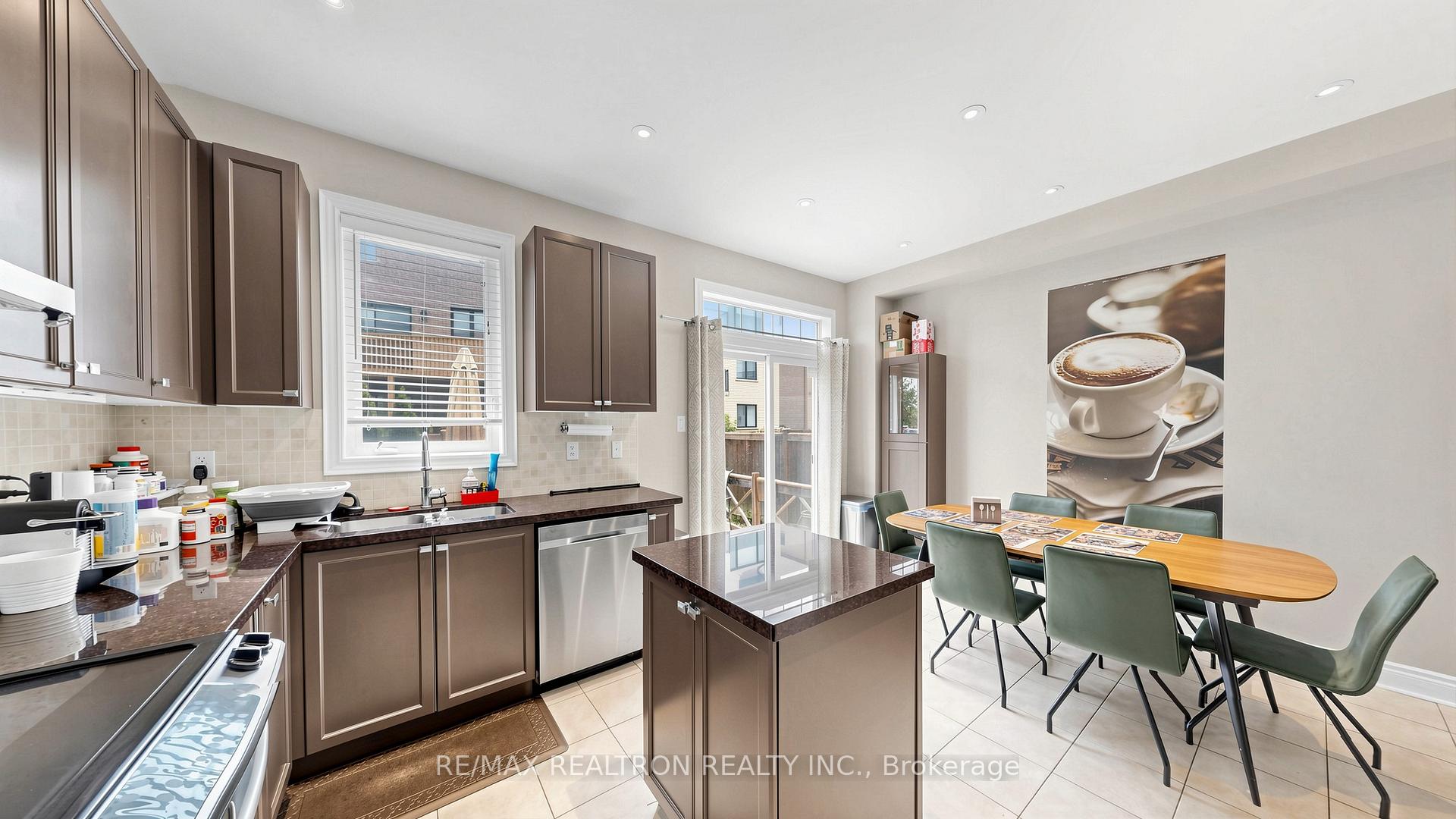 Photo 15 of 55 Bristlewood Crescent, Vaughan, Patterson — HOMEH
