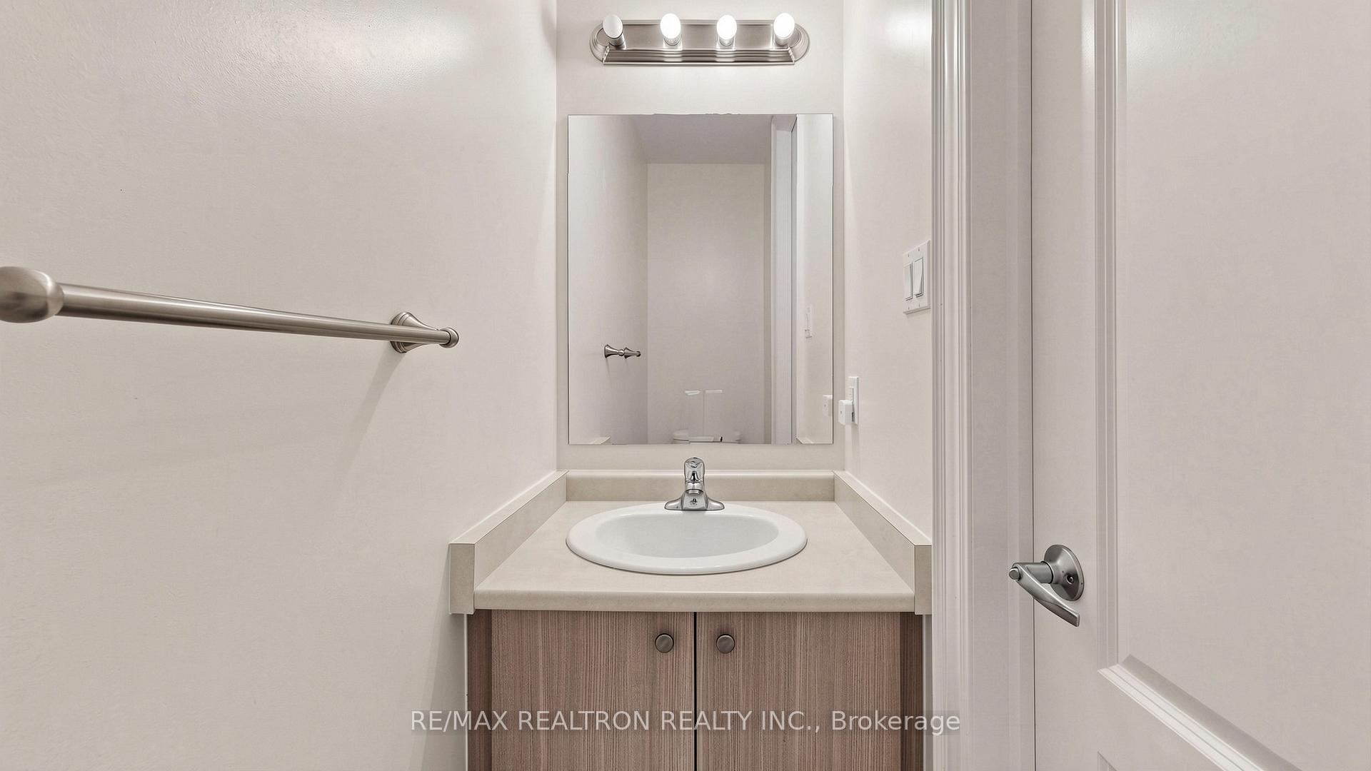 Photo 16 of 55 Bristlewood Crescent, Vaughan, Patterson — HOMEH