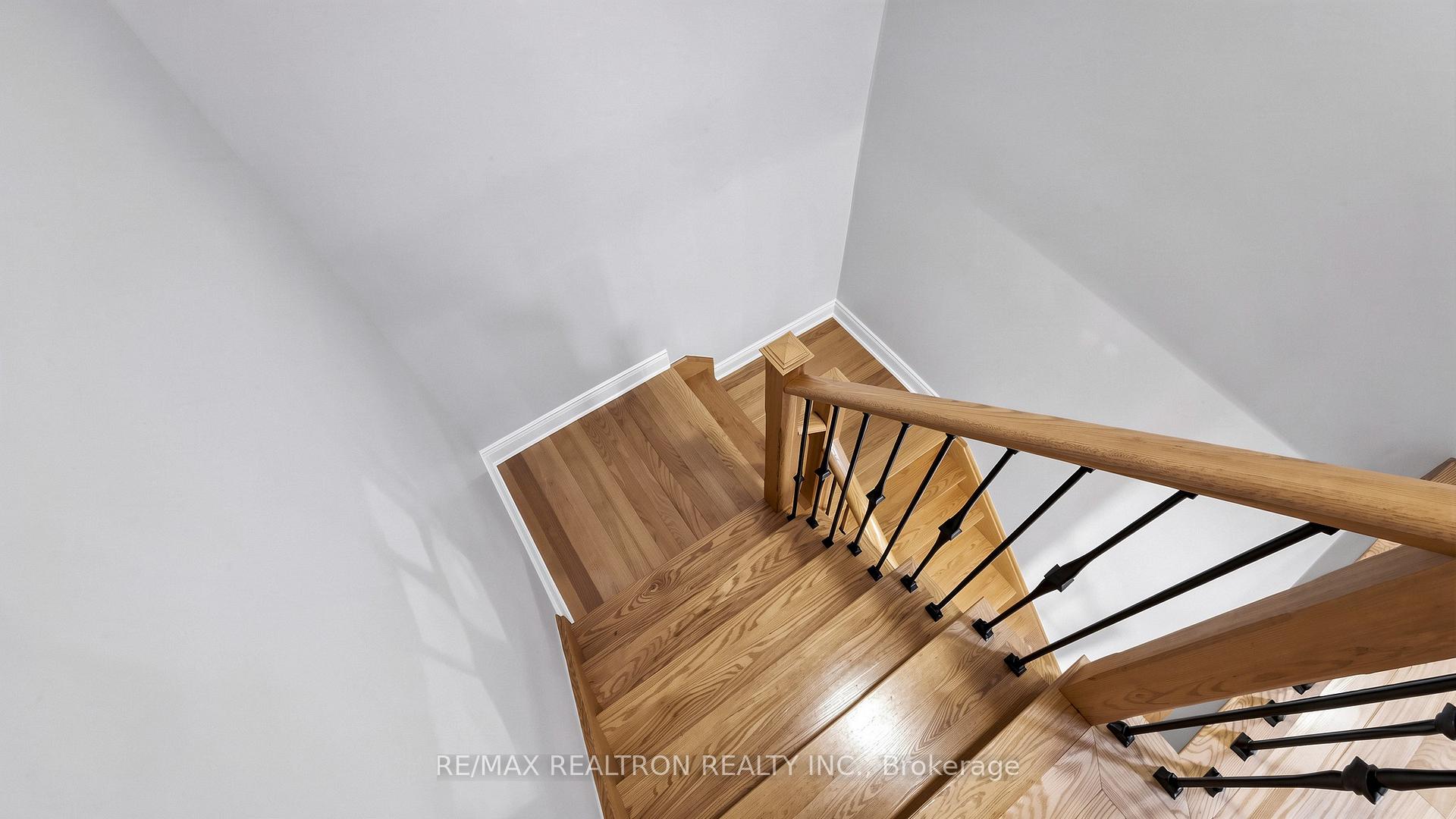 Photo 18 of 55 Bristlewood Crescent, Vaughan, Patterson — HOMEH