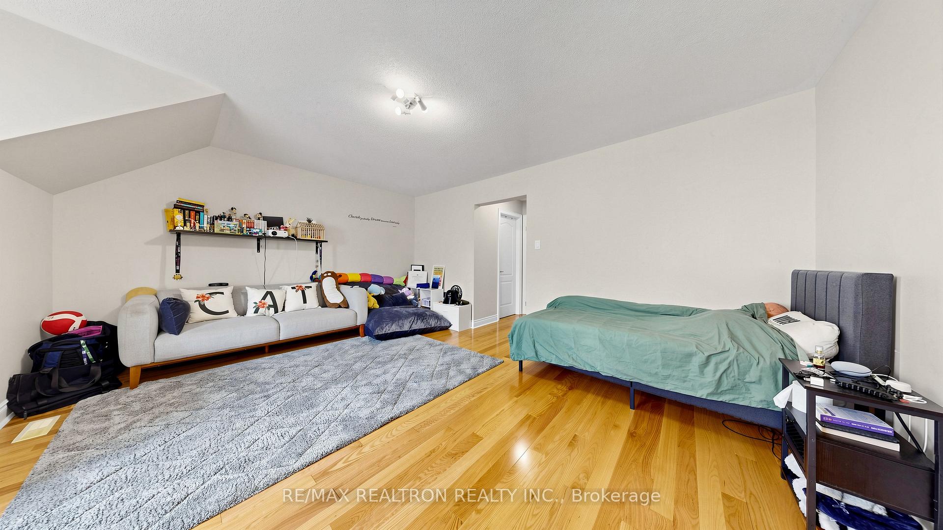 Photo 19 of 55 Bristlewood Crescent, Vaughan, Patterson — HOMEH