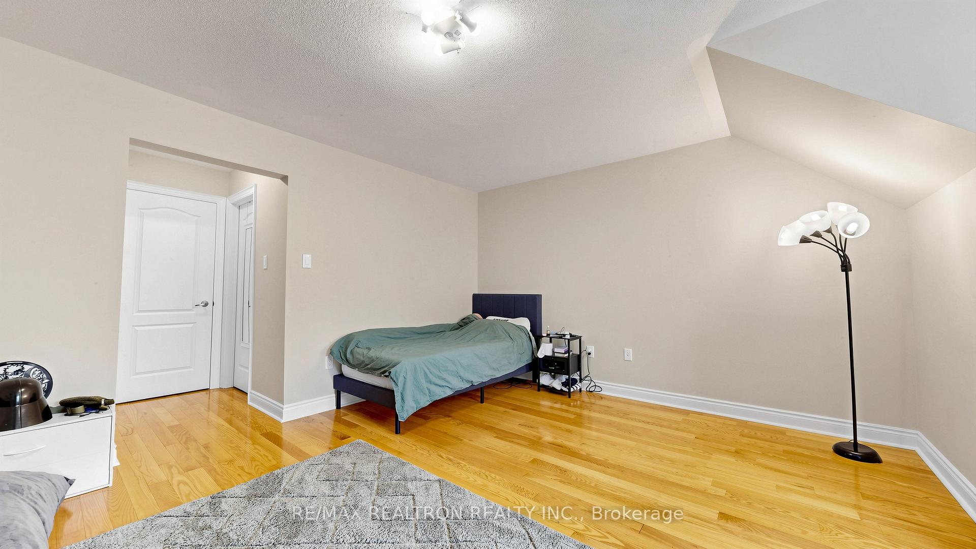 Photo 20 of 55 Bristlewood Crescent, Vaughan, Patterson — HOMEH
