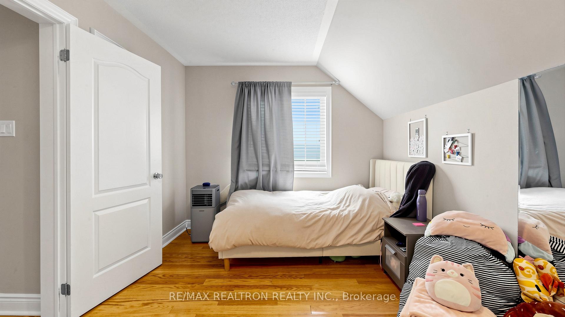 Photo 24 of 55 Bristlewood Crescent, Vaughan, Patterson — HOMEH