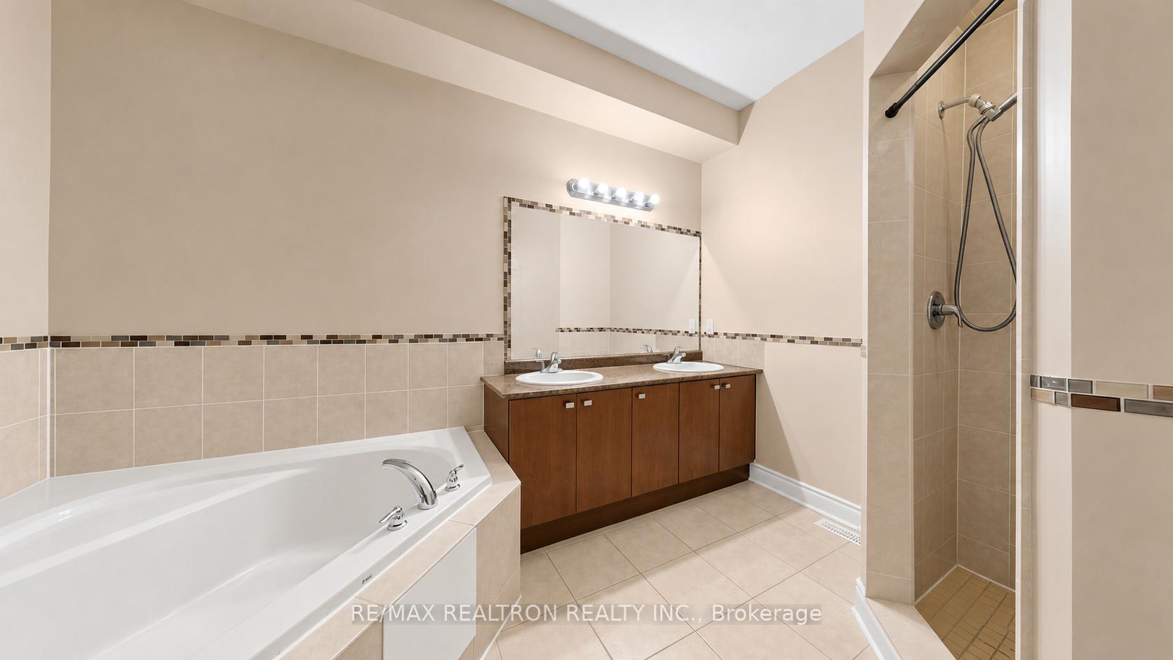 Photo 32 of 55 Bristlewood Crescent, Vaughan, Patterson — HOMEH