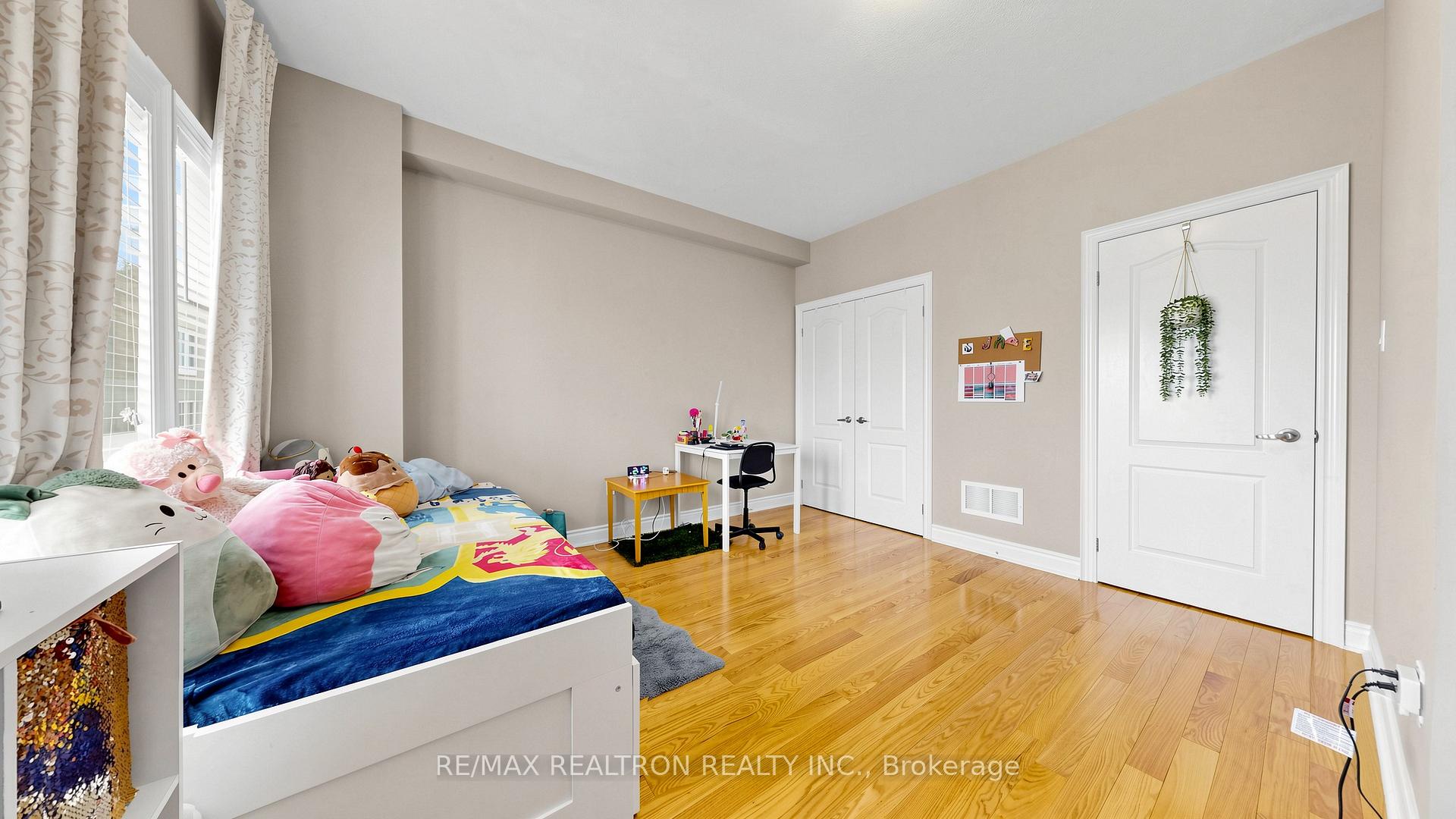 Photo 36 of 55 Bristlewood Crescent, Vaughan, Patterson — HOMEH